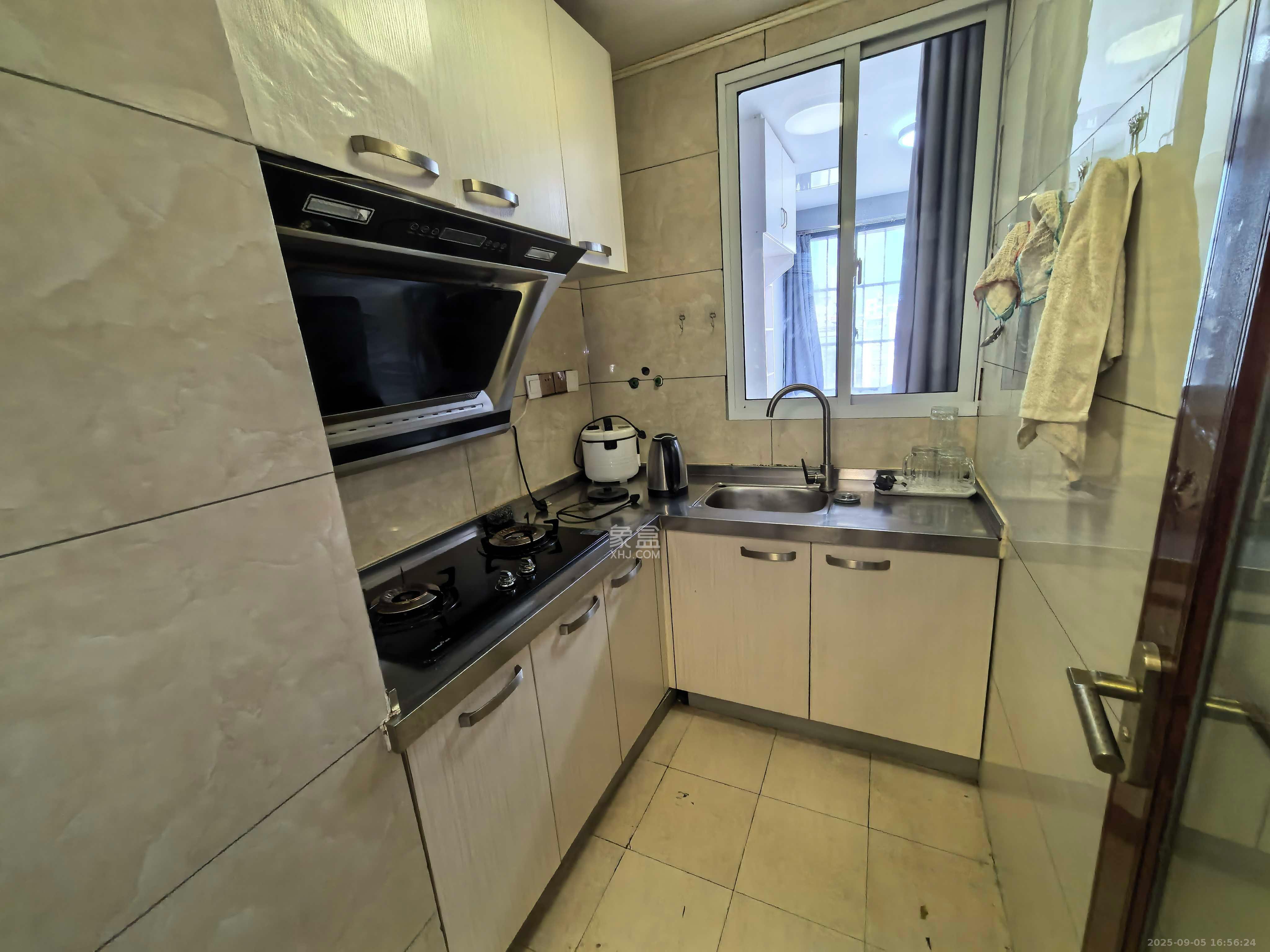 新青年公寓  1室1厅1卫    2500.0元/月室内图