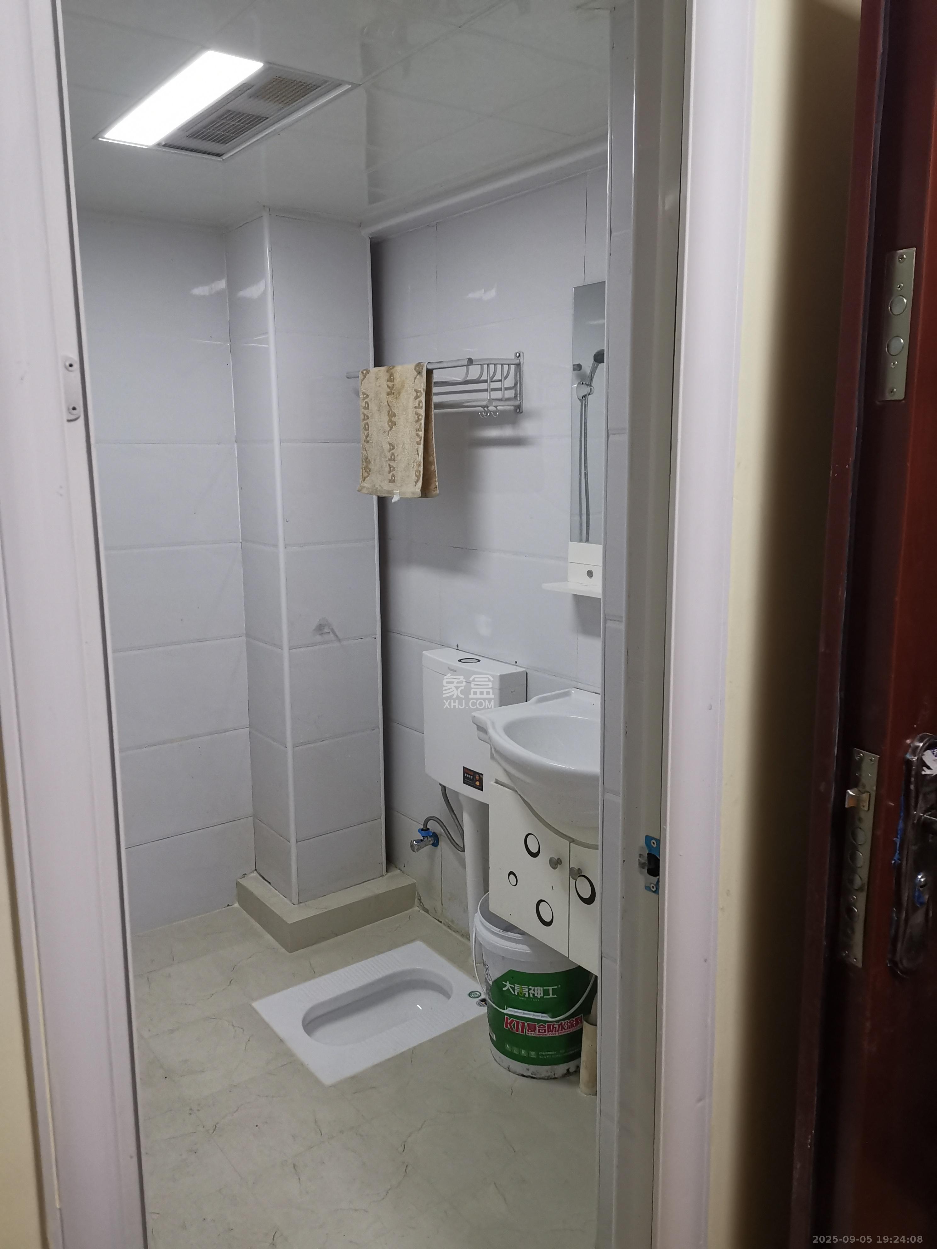 中交里城 1室1厅1卫 1680.0元/月 中交里城 1室1厅1卫 1680.0元/月室内图