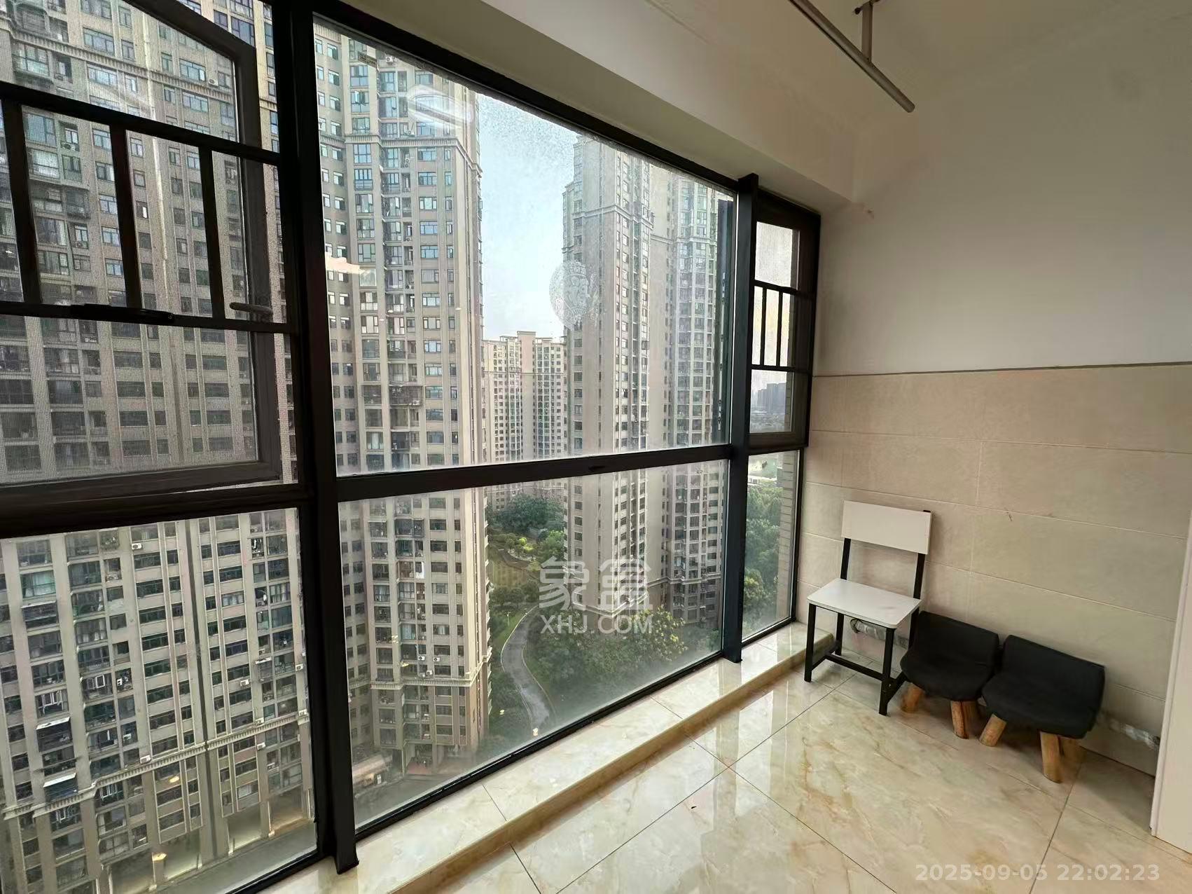 辉煌国际城二期  3室1厅1卫    2500.0元/月室内图