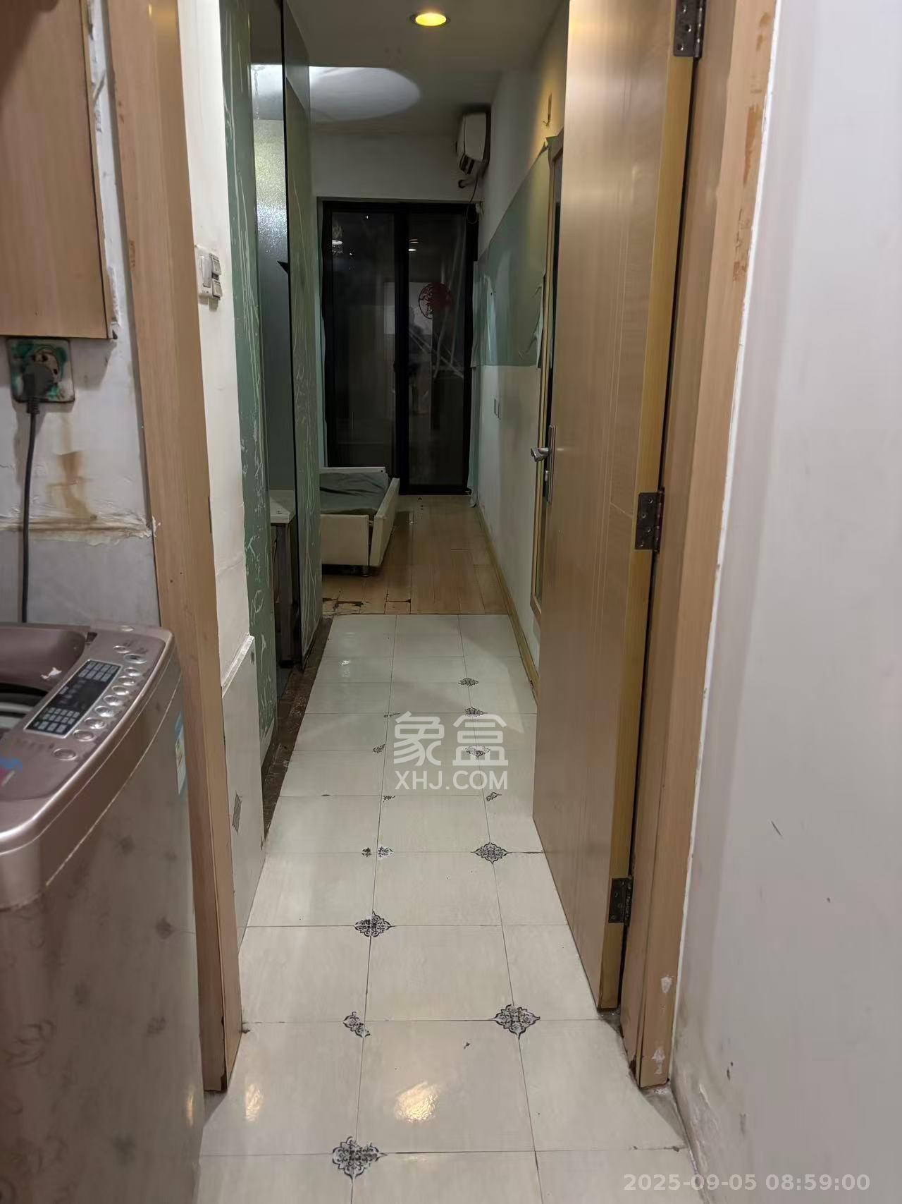 华润凤凰城一期  1室1厅1卫    1300.0元/月 华润凤凰城一期  1室1厅1卫    1300.0元/月室内图