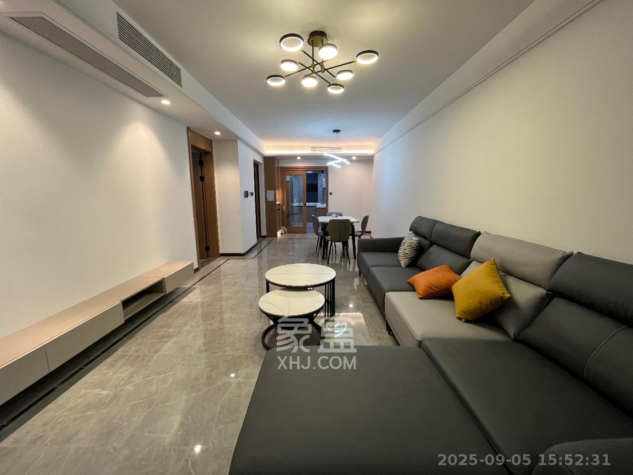 卓越江岸  4室2厅2卫    5000.0元/月室内图