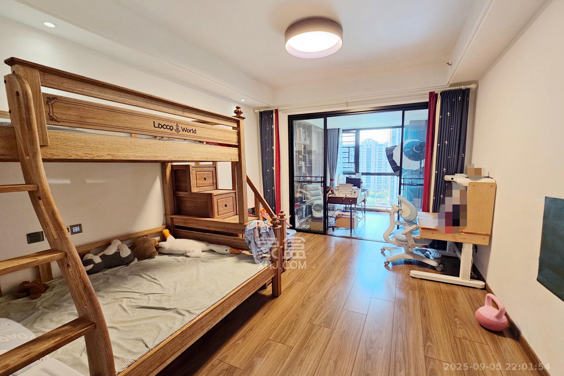 明昇壹城(明昇时代广场)二期  5室2厅3卫    438.0万 明昇壹城(明昇时代广场)二期  5室2厅3卫    438.0万卧室