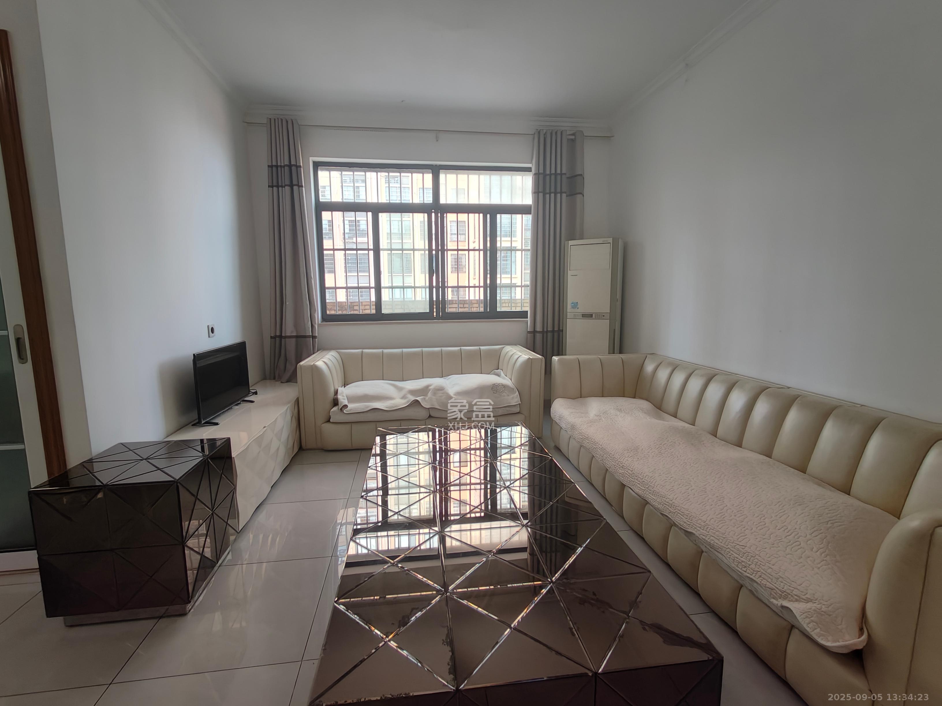 五星龙廻塘小区 3室2厅1卫 2200.0元/月 五星龙廻塘小区 3室2厅1卫 2200.0元/月室内图