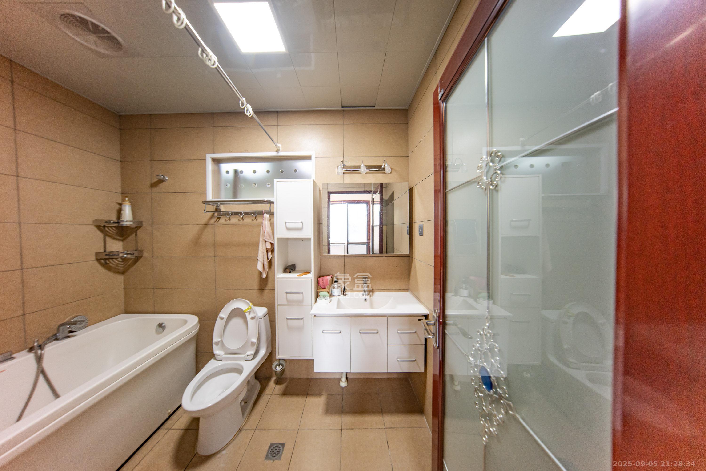 汀湘十里  5室2厅4卫    538.0万 汀湘十里  5室2厅4卫    538.0万卫生间