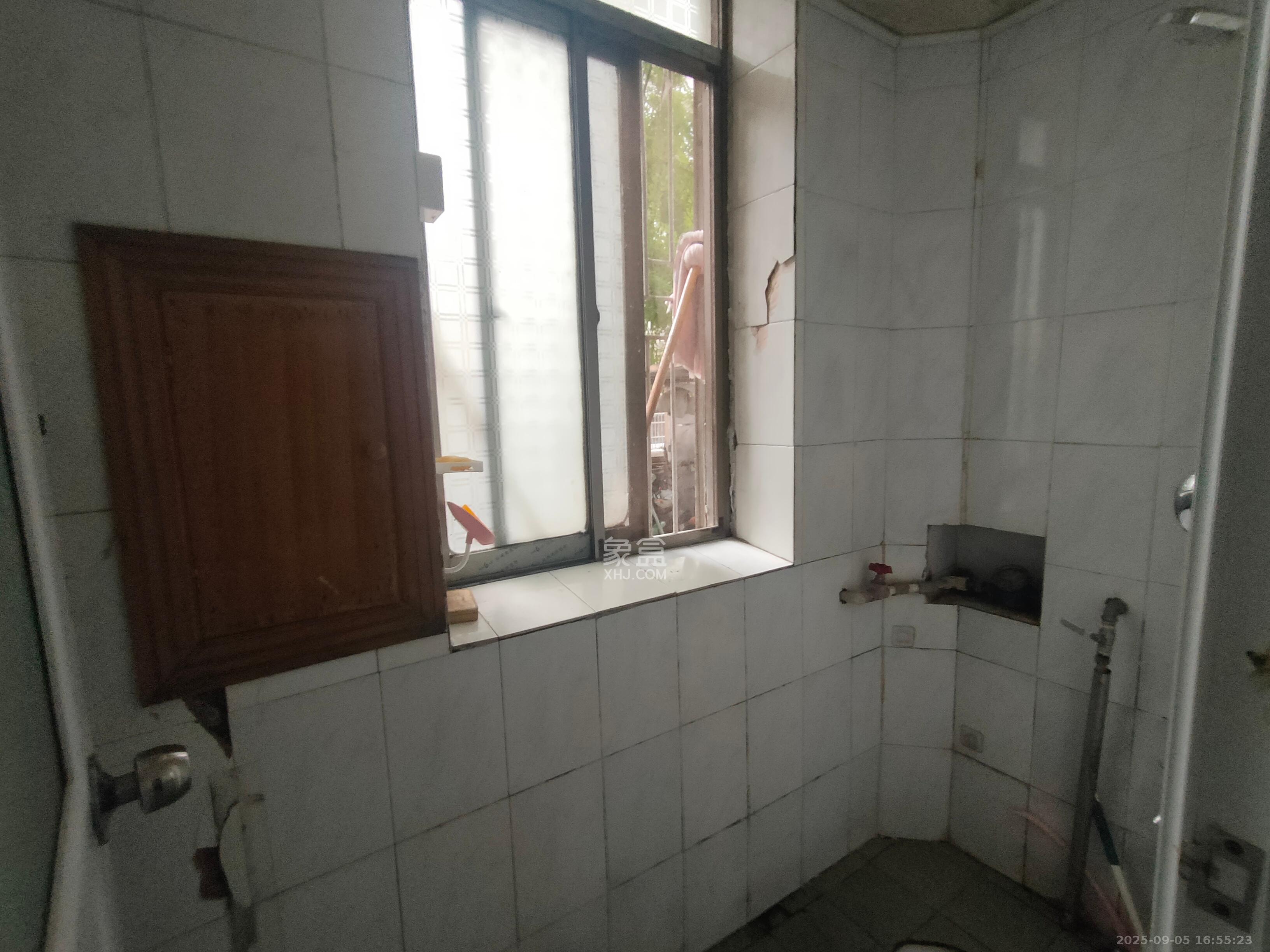 湘农桥社区 3室1厅1卫 2200.0元/月 湘农桥社区 3室1厅1卫 2200.0元/月室内图