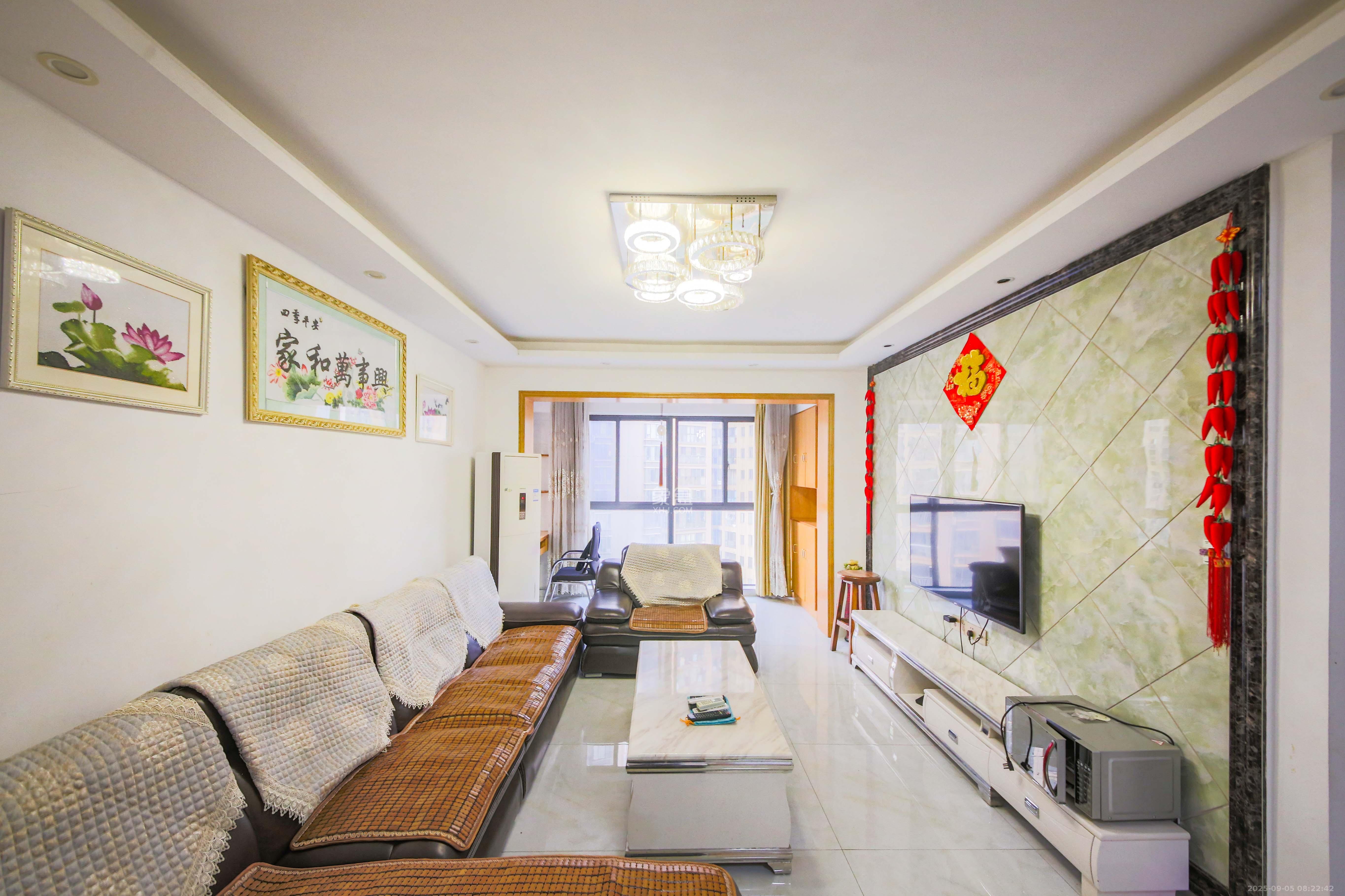 鑫远御文台一期  3室2厅1卫    113.0万 鑫远御文台一期  3室2厅1卫    113.0万客厅