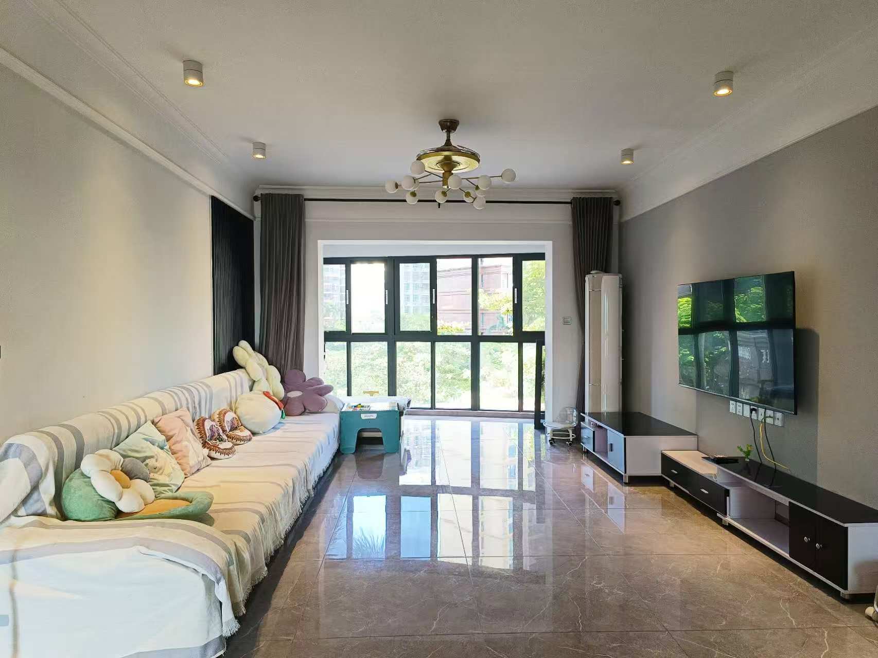 滨海豪庭 3室2厅2卫 5300.0元/月 滨海豪庭 3室2厅2卫 5300.0元/月户型图