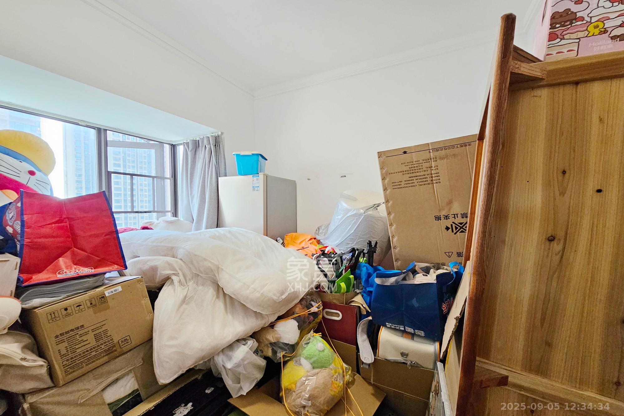 阳光城尚东湾青柠园  3室2厅2卫    96.0万卧室