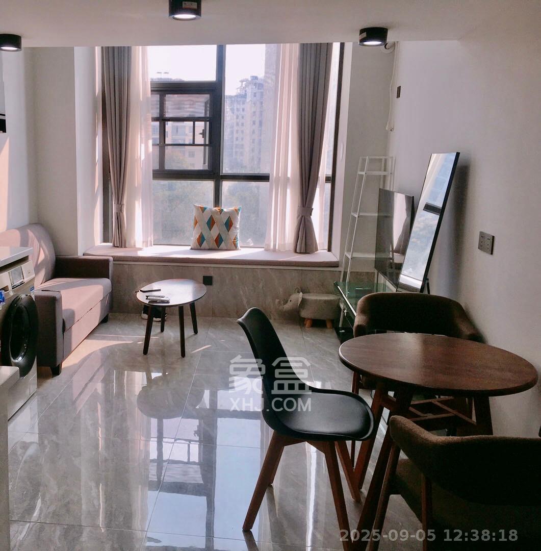 弘坤云寓 1室0厅0卫 2200.0元/月 弘坤云寓 1室0厅0卫 2200.0元/月室内图