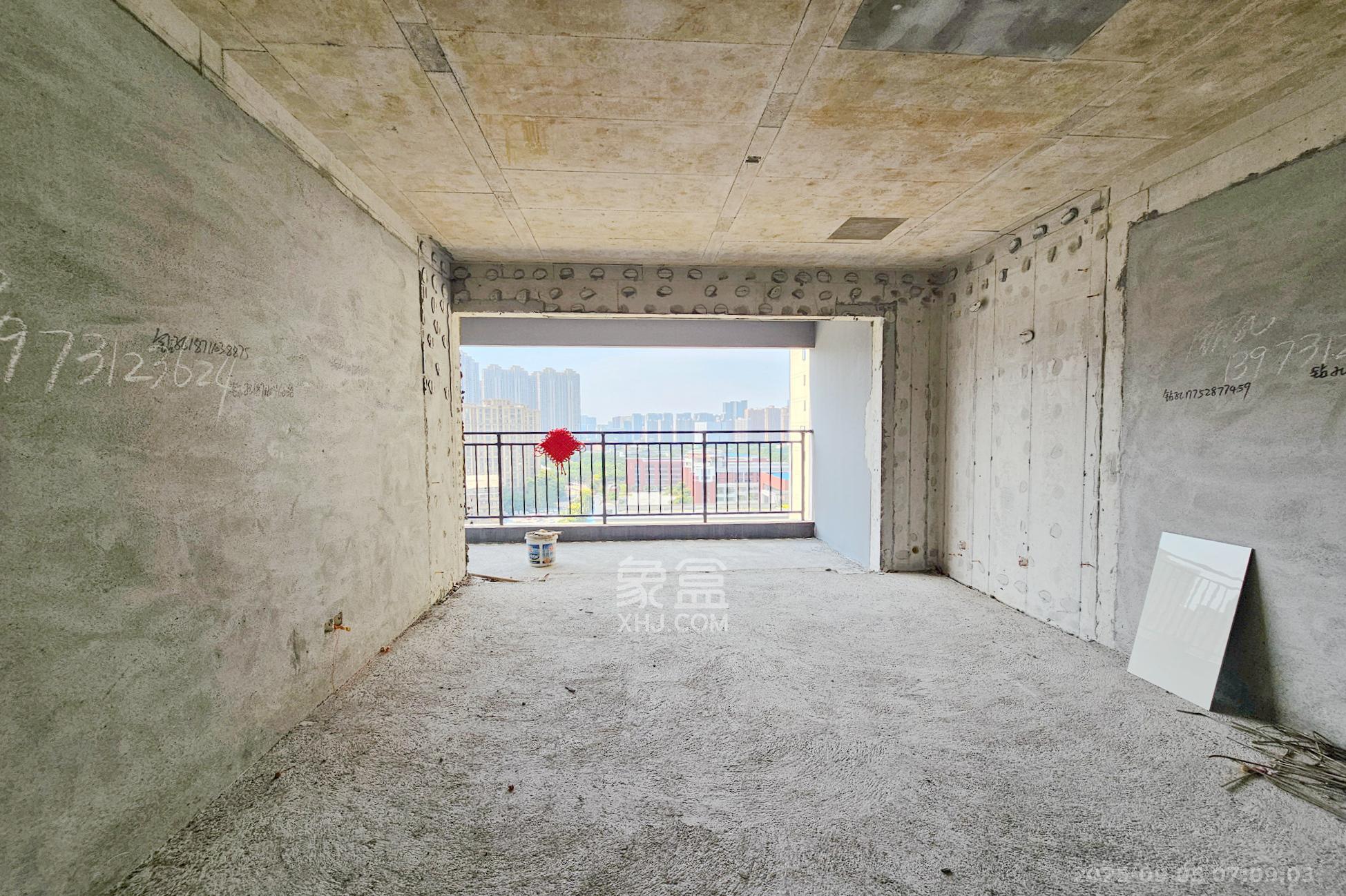 润和星河玥 4室2厅2卫 140.0万 润和星河玥 4室2厅2卫 140.0万客厅