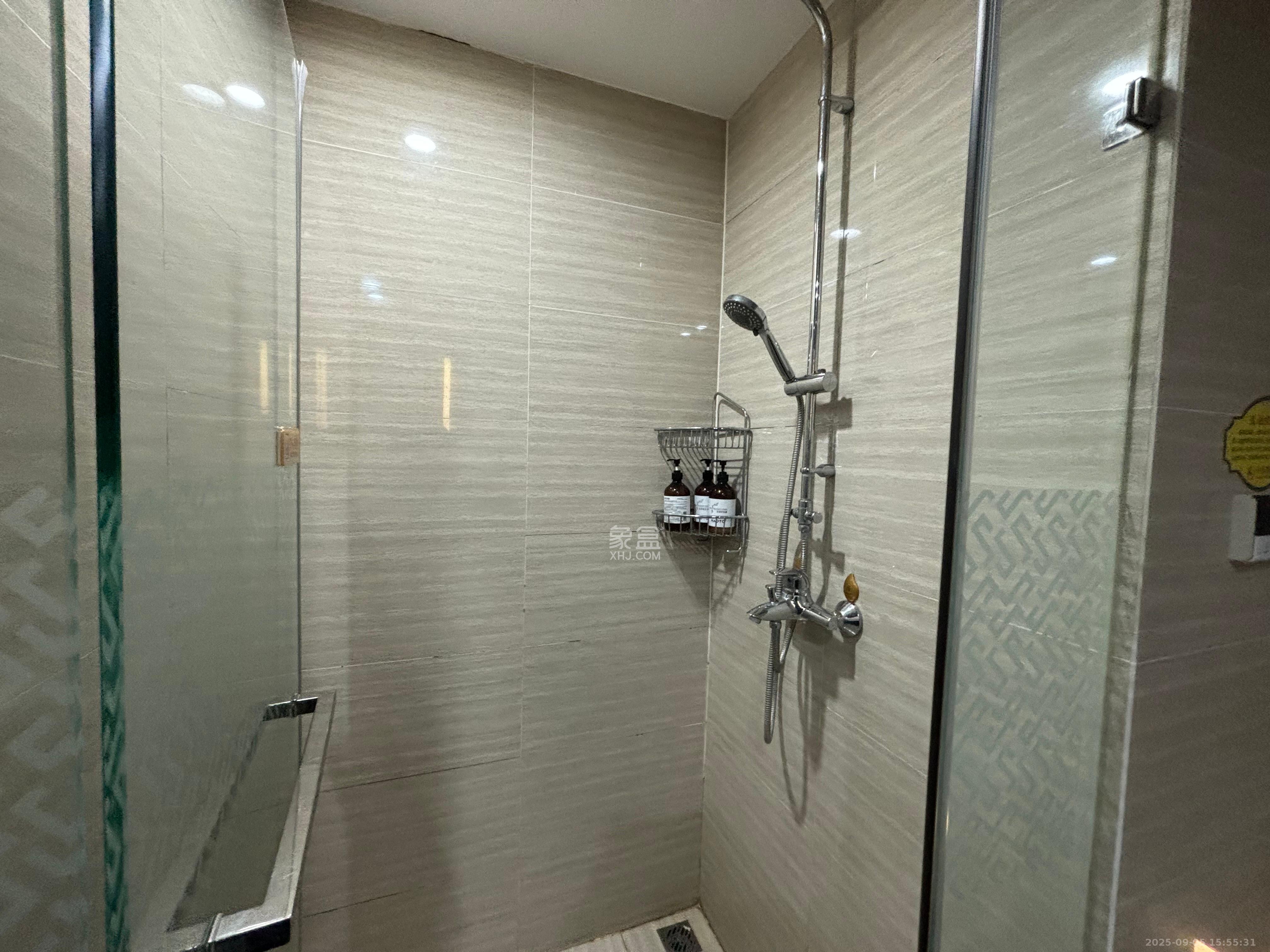 华远国际公寓  1室1厅1卫    2500.0元/月室内图