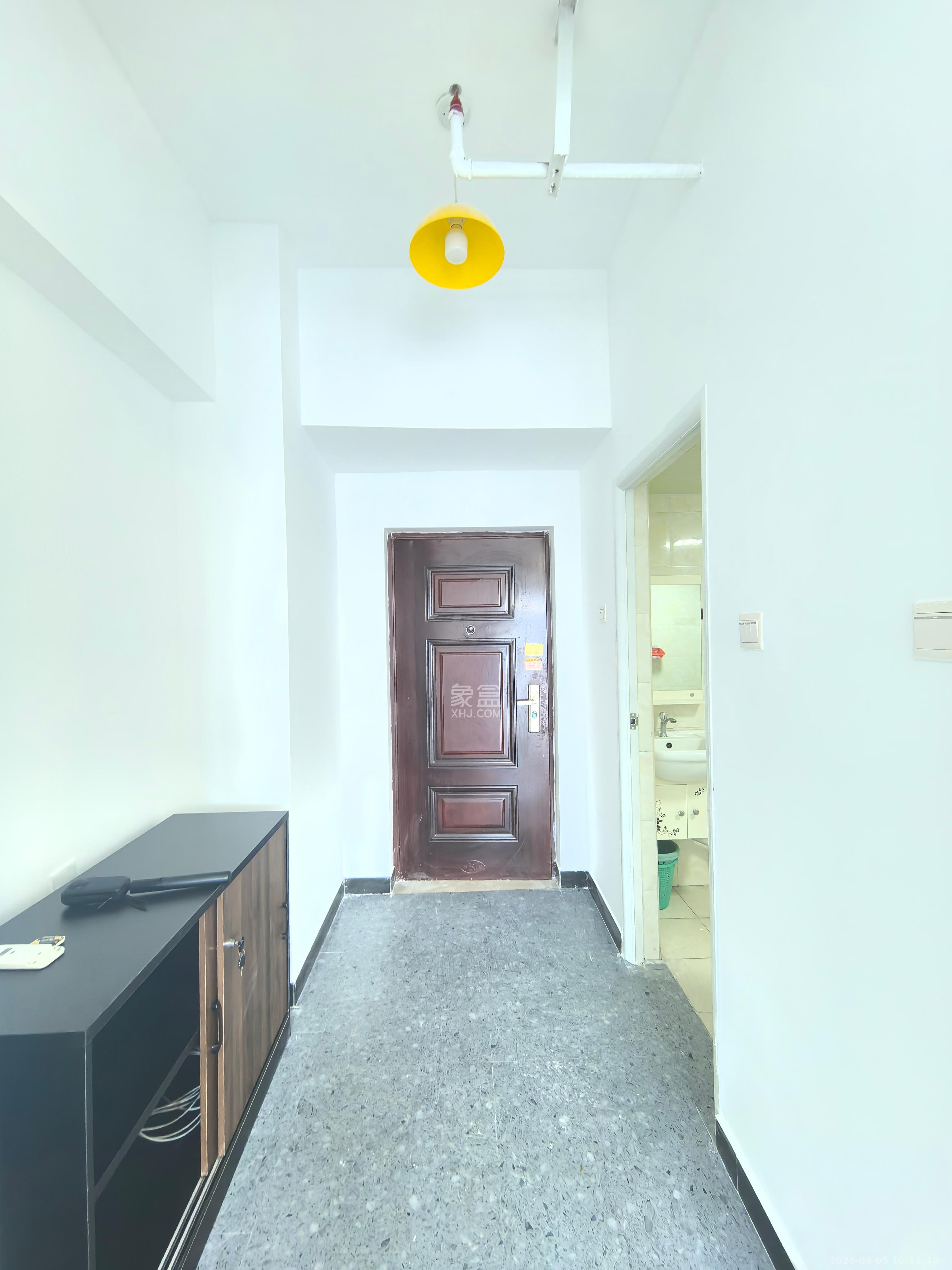 奥克斯广场  1室1厅1卫    1600.0元/月室内图