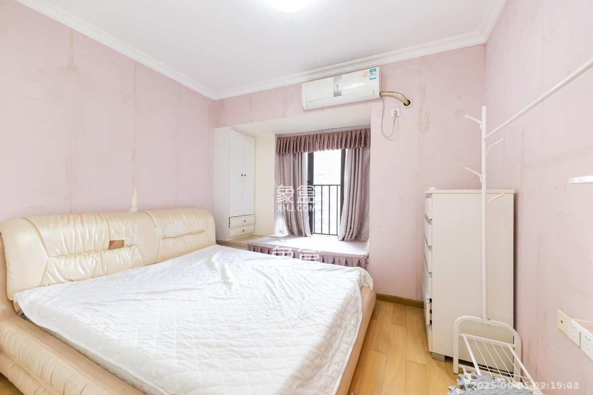 时代倾城一期  3室2厅2卫    2200.0元/月 时代倾城一期  3室2厅2卫    2200.0元/月室内图