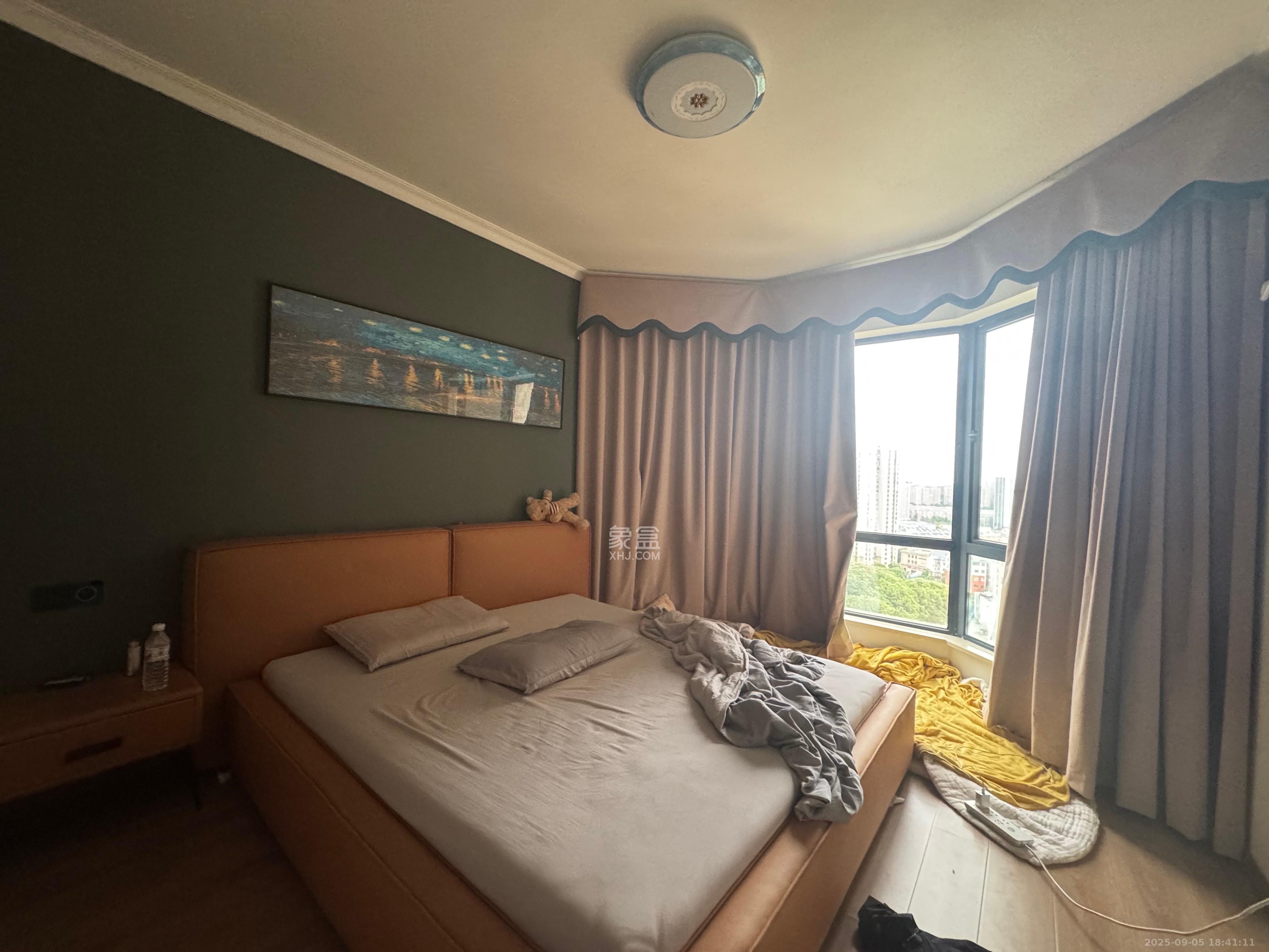 中南红领邦（红星嘉和苑）  4室2厅2卫    3500.0元/月室内图