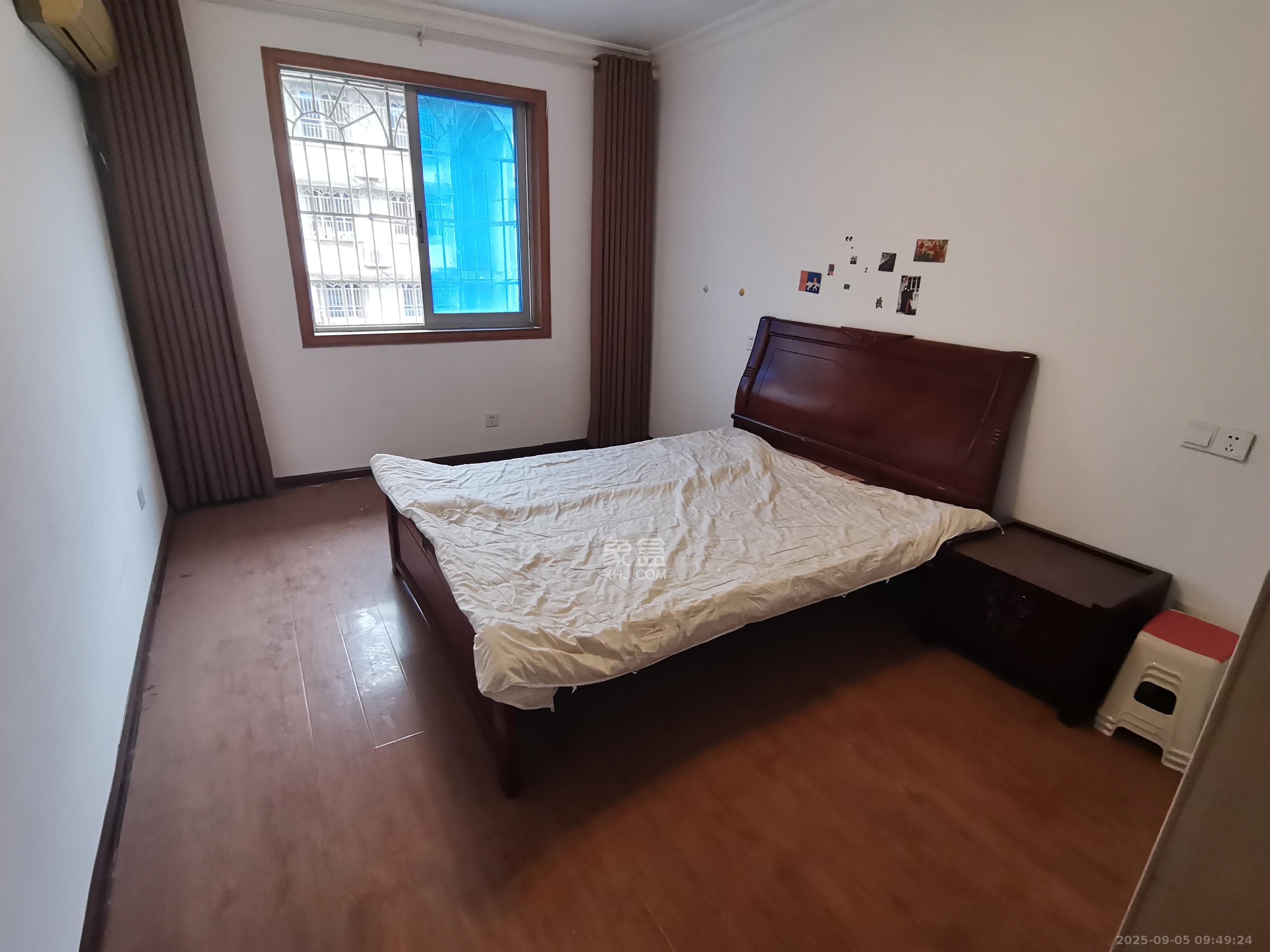 鸿园小区 3室2厅1卫 2200.0元/月 鸿园小区 3室2厅1卫 2200.0元/月室内图