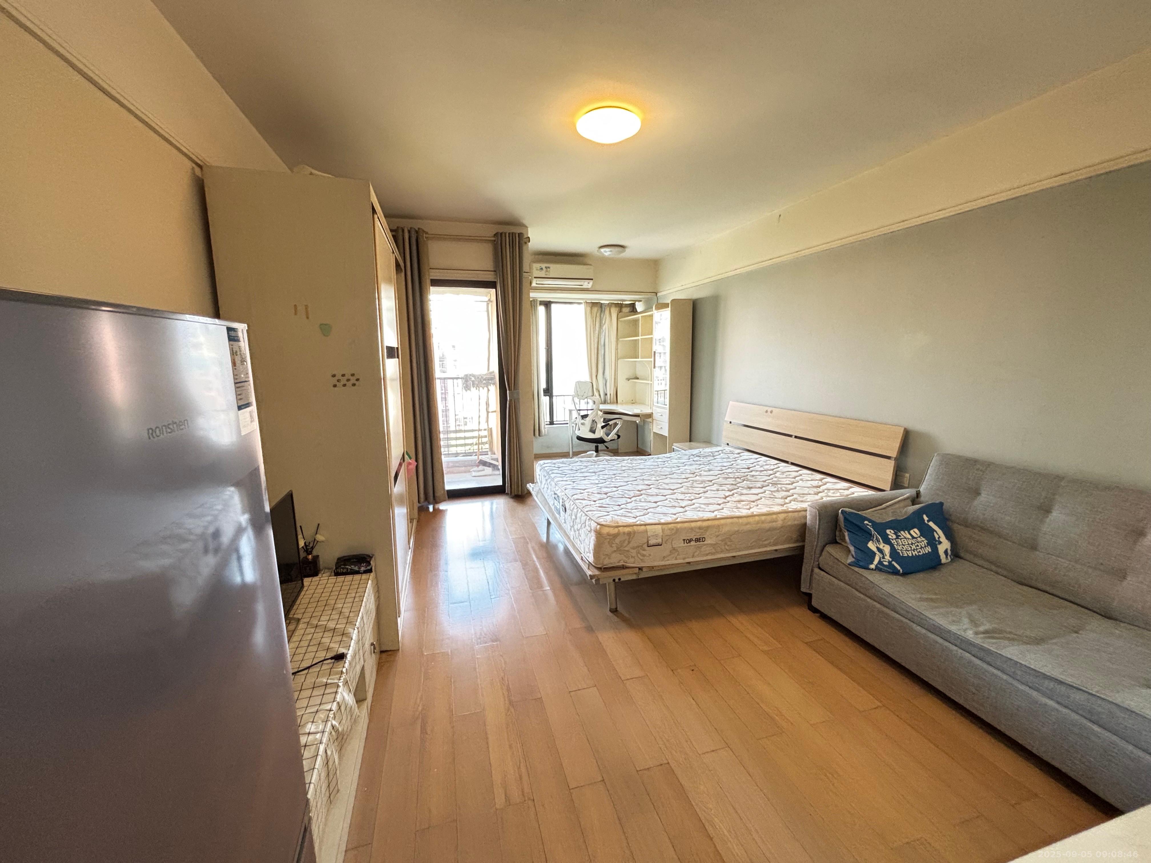 万科金色家园  1室1厅1卫    1400.0元/月 万科金色家园  1室1厅1卫    1400.0元/月室内图