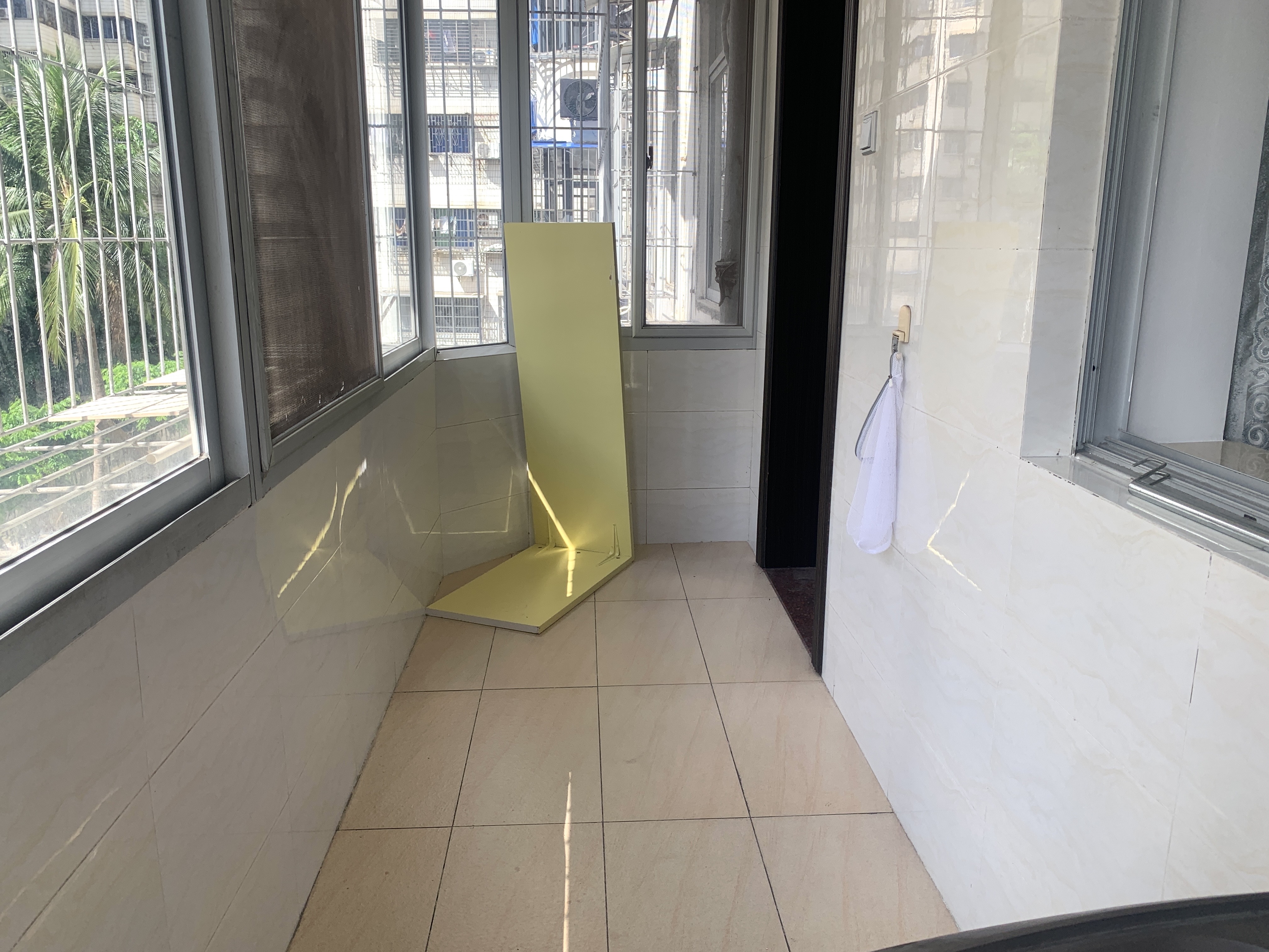 复转军官公寓  1室2厅1卫    2400.0元/月 复转军官公寓  1室2厅1卫    2400.0元/月室内图