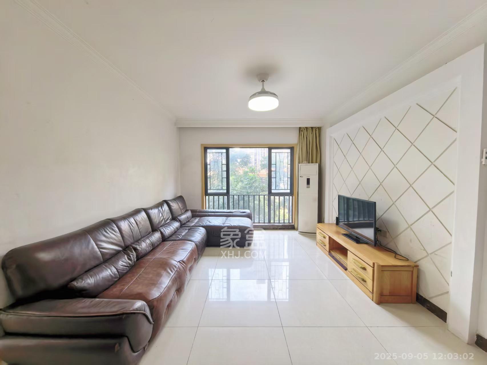 中城丽景香山园  3室2厅1卫    3200.0元/月 中城丽景香山园  3室2厅1卫    3200.0元/月室内图