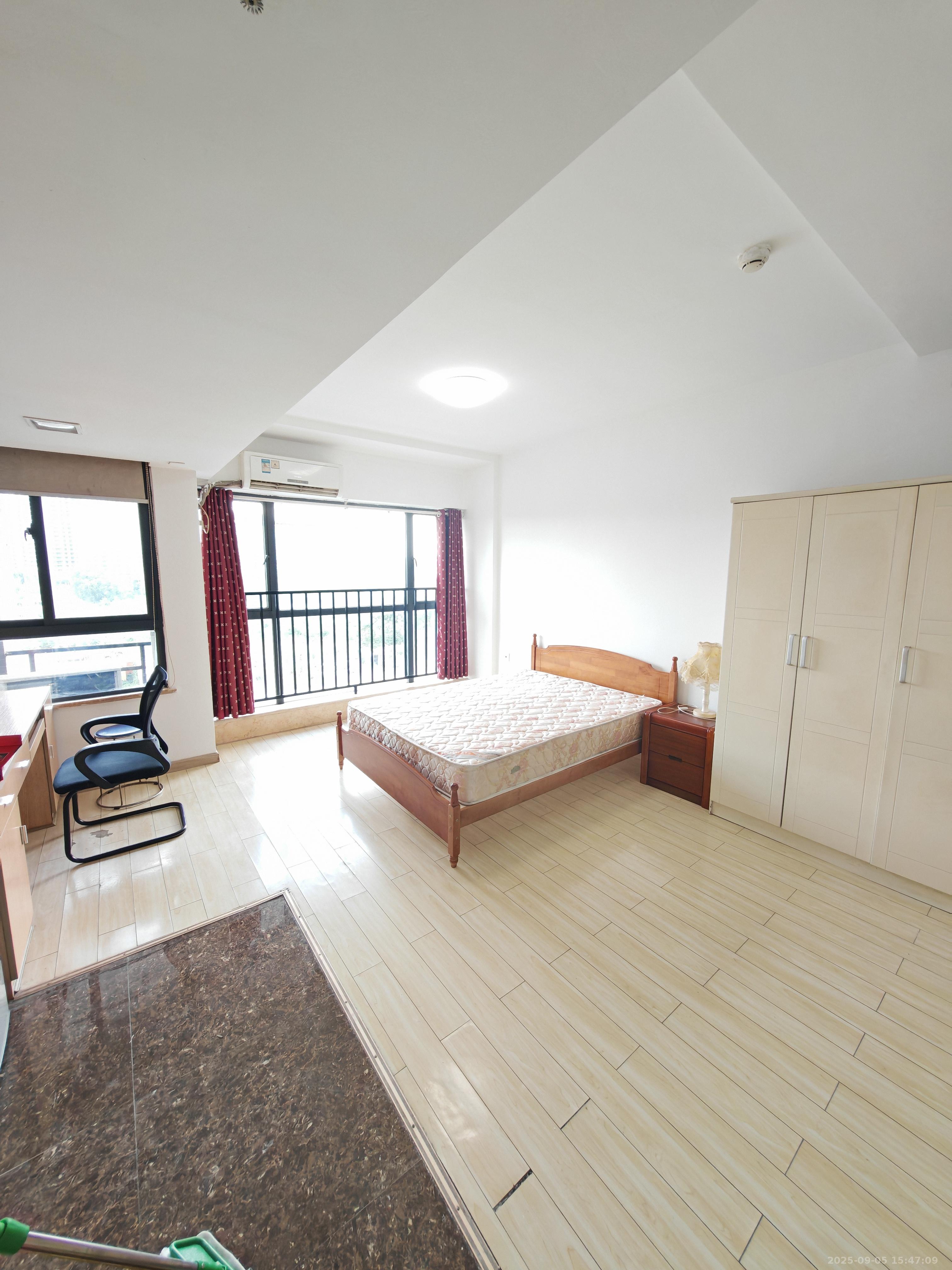 中信文化广场(中信新城二期)  1室1厅1卫    1100.0元/月 中信文化广场(中信新城二期)  1室1厅1卫    1100.0元/月