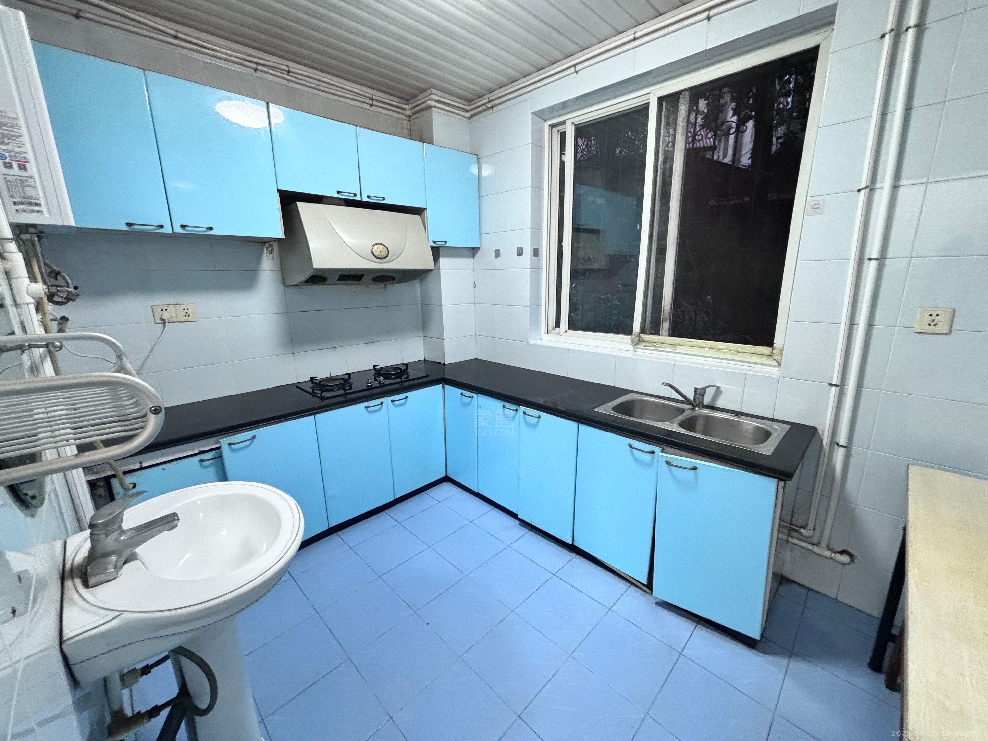 丰园小区  3室2厅2卫    1200.0元/月 丰园小区  3室2厅2卫    1200.0元/月室内图