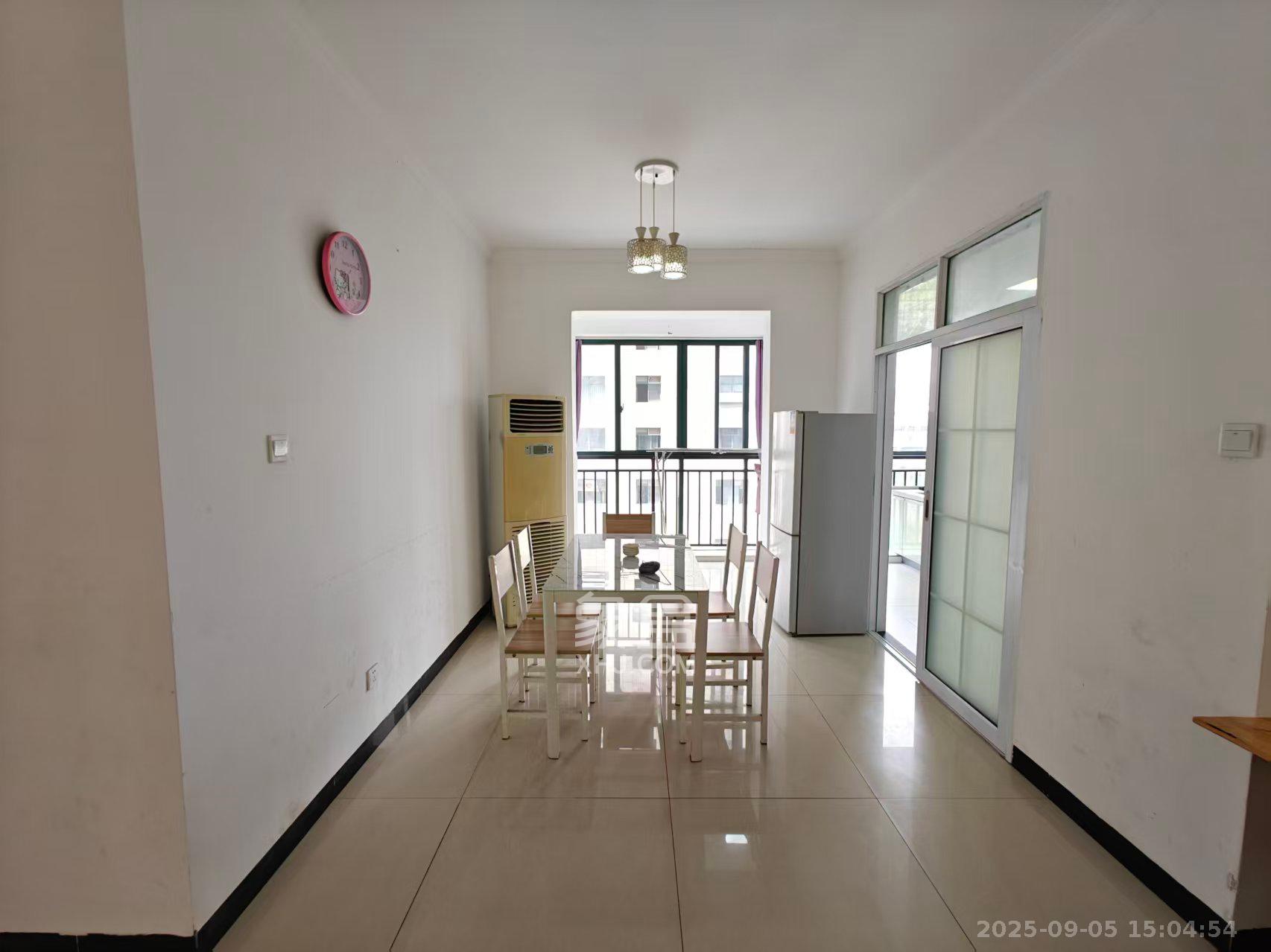 星城荣域  3室2厅1卫    2600.0元/月室内图