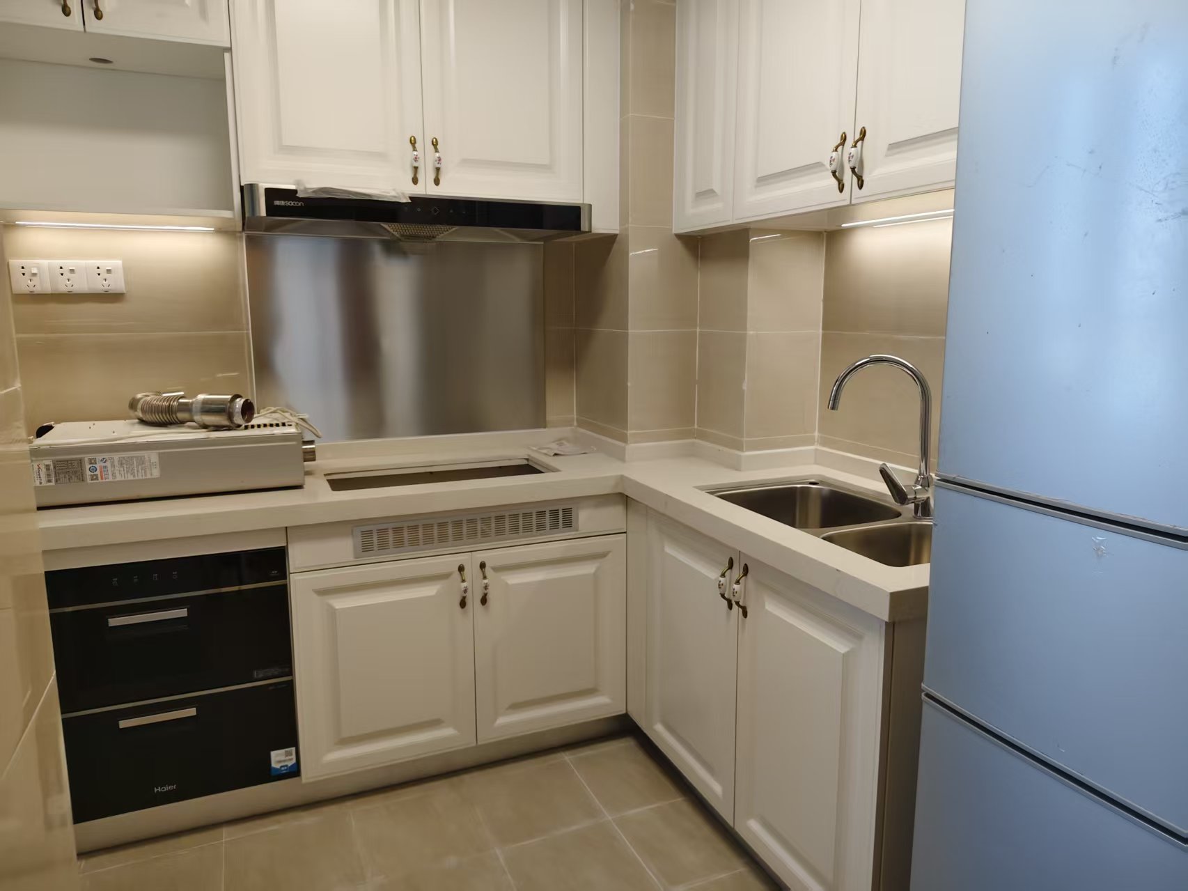 恒大名都  3室2厅2卫    1680.0元/月 恒大名都  3室2厅2卫    1680.0元/月室内图1