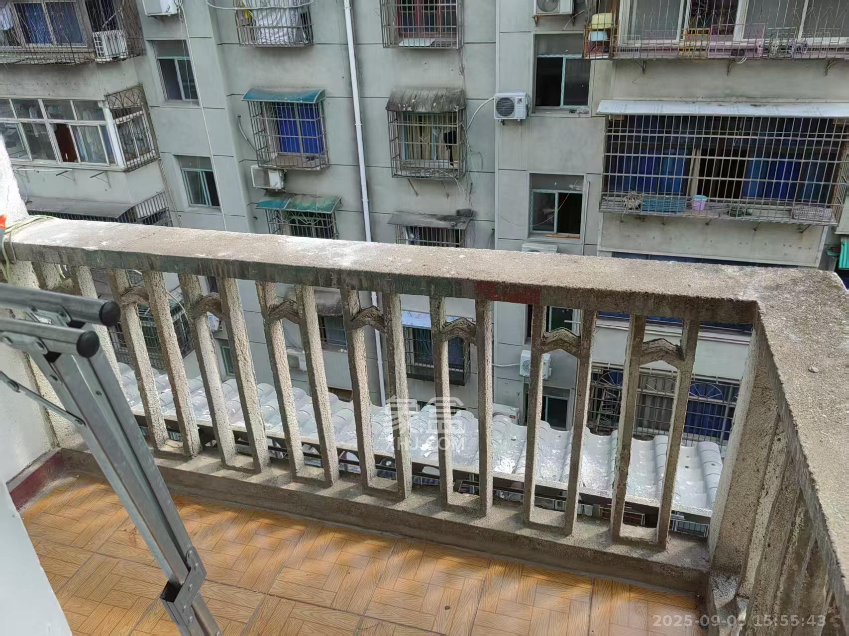 丰盈里散盘(丰盈里、丰盈西里) 3室1厅1卫 1500.0元/月 丰盈里散盘(丰盈里、丰盈西里) 3室1厅1卫 1500.0元/月室内图