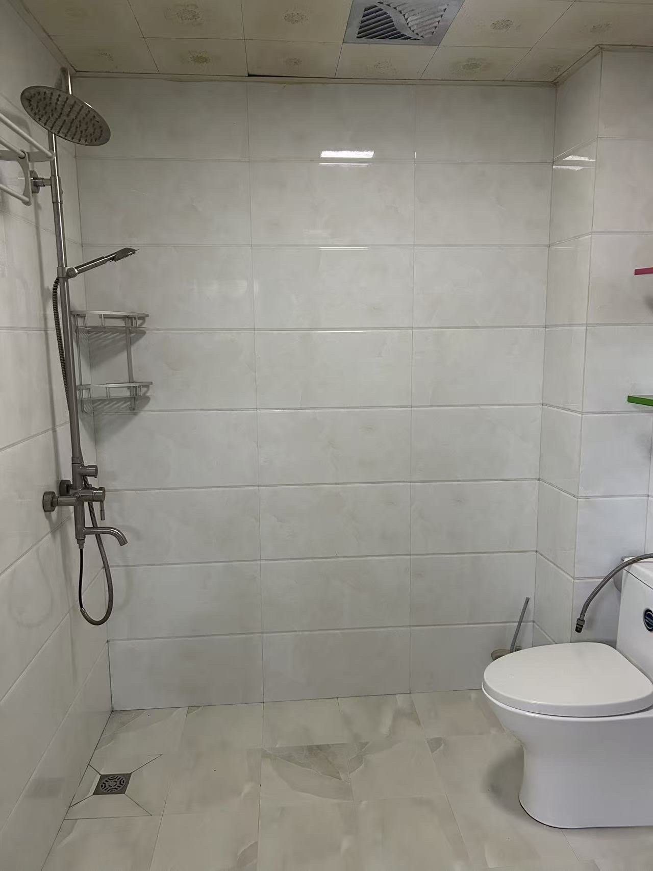 宝庆花园 3室2厅1卫 2300.0元/月 宝庆花园 3室2厅1卫 2300.0元/月室内图