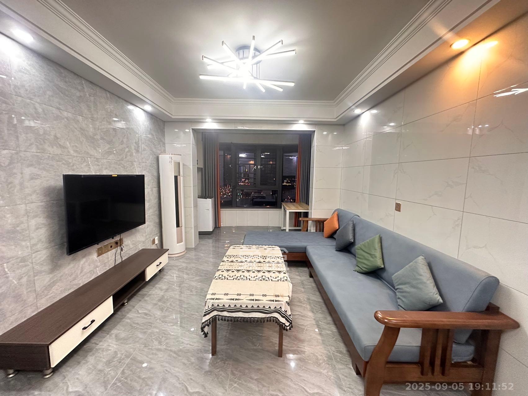 嘉雨兴园 2室1厅1卫 2700.0元/月 嘉雨兴园 2室1厅1卫 2700.0元/月室内图