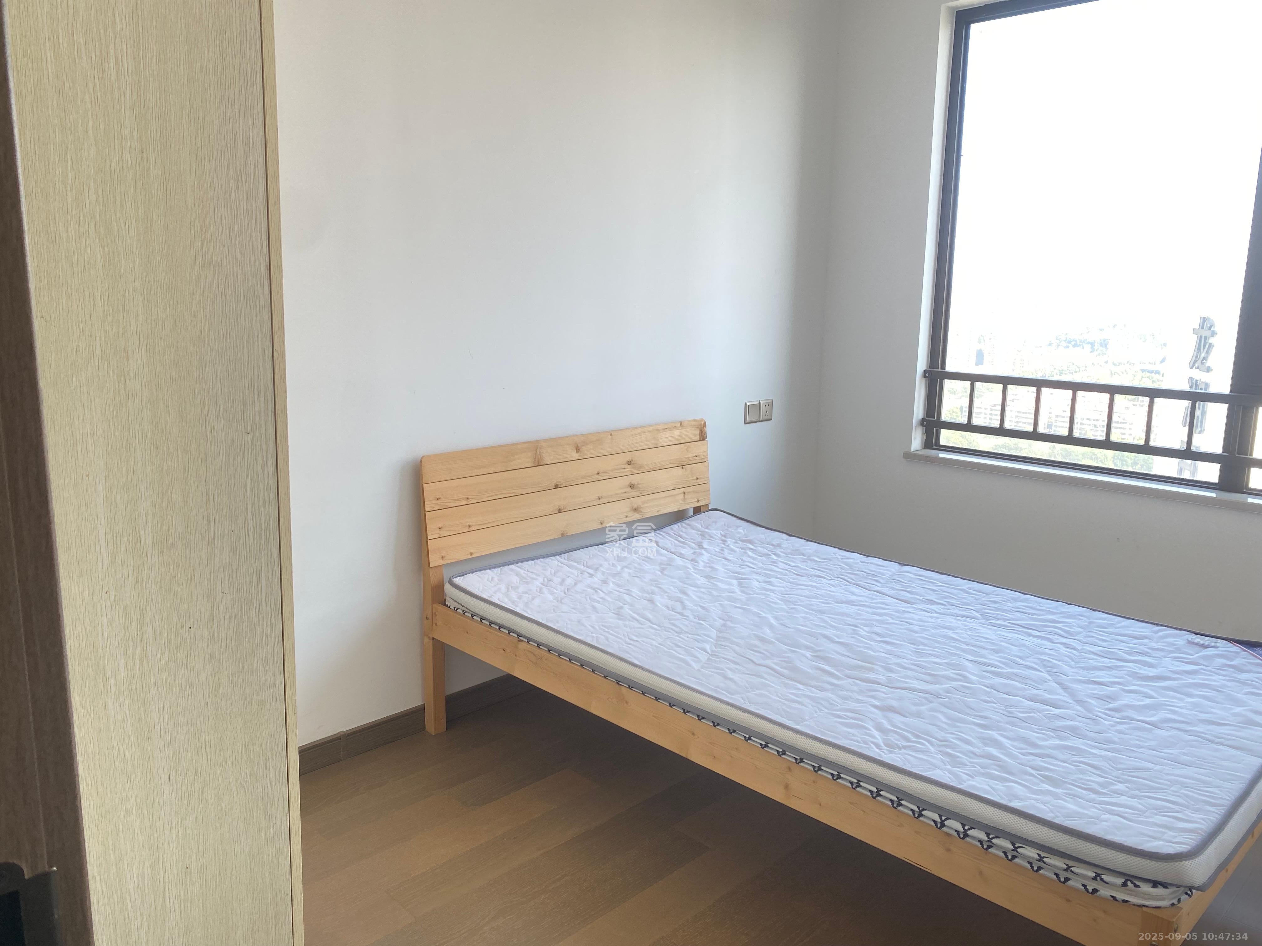 龙湖日盛奕境 3室2厅2卫 2400.0元/月 龙湖日盛奕境 3室2厅2卫 2400.0元/月室内图