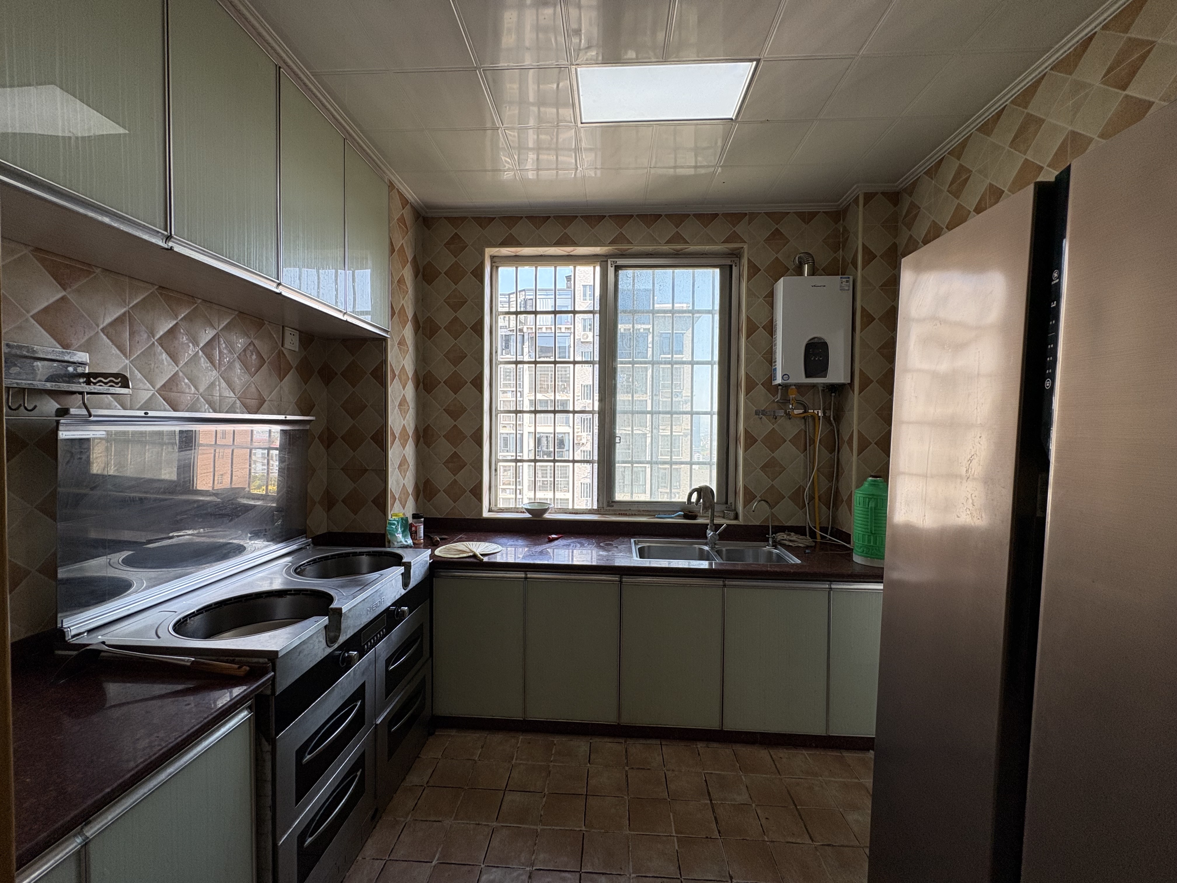 香山红叶  3室2厅2卫    1600.0元/月室内图