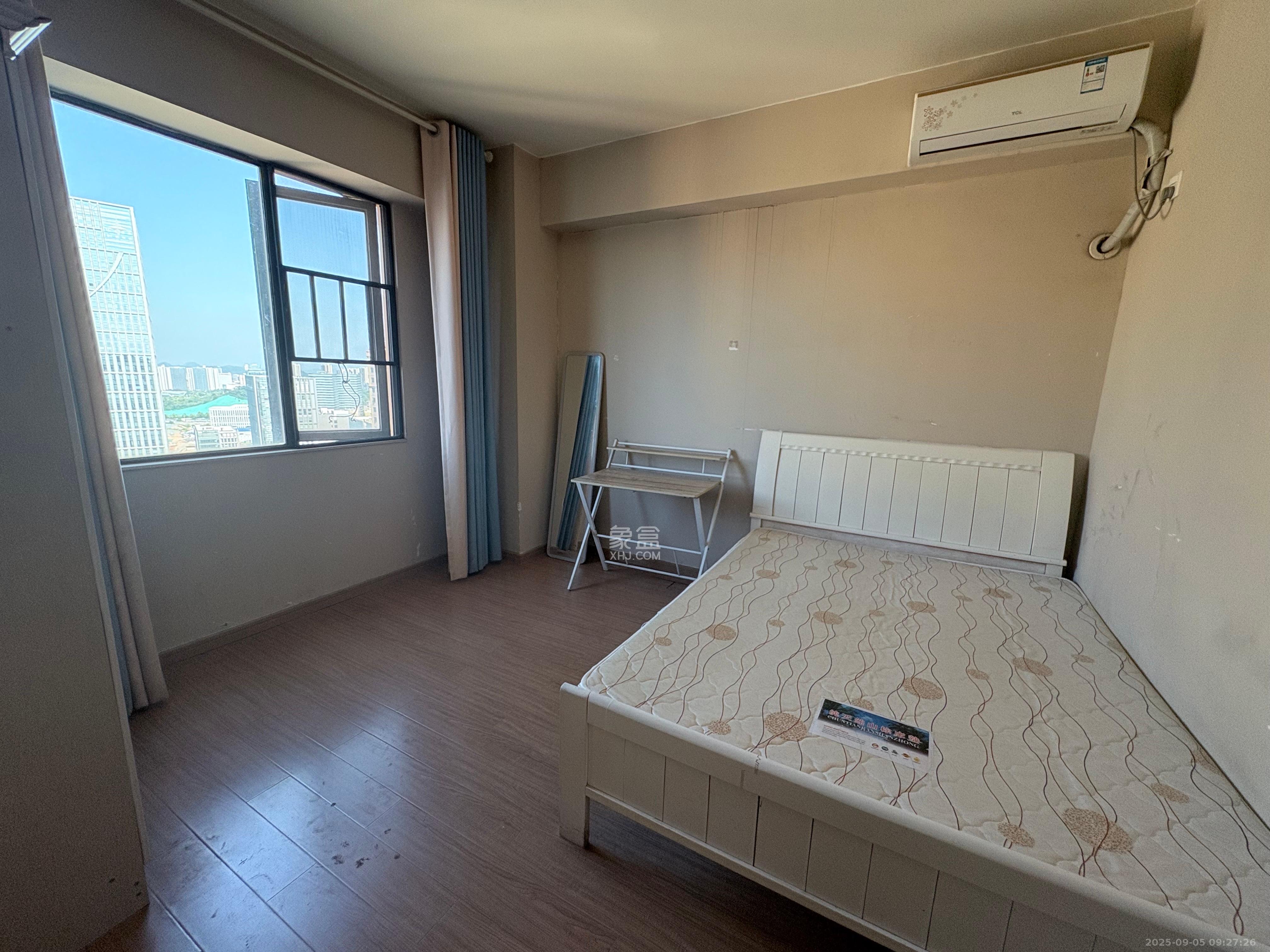 麓谷小镇 3室2厅1卫 1900.0元/月 麓谷小镇 3室2厅1卫 1900.0元/月室内图