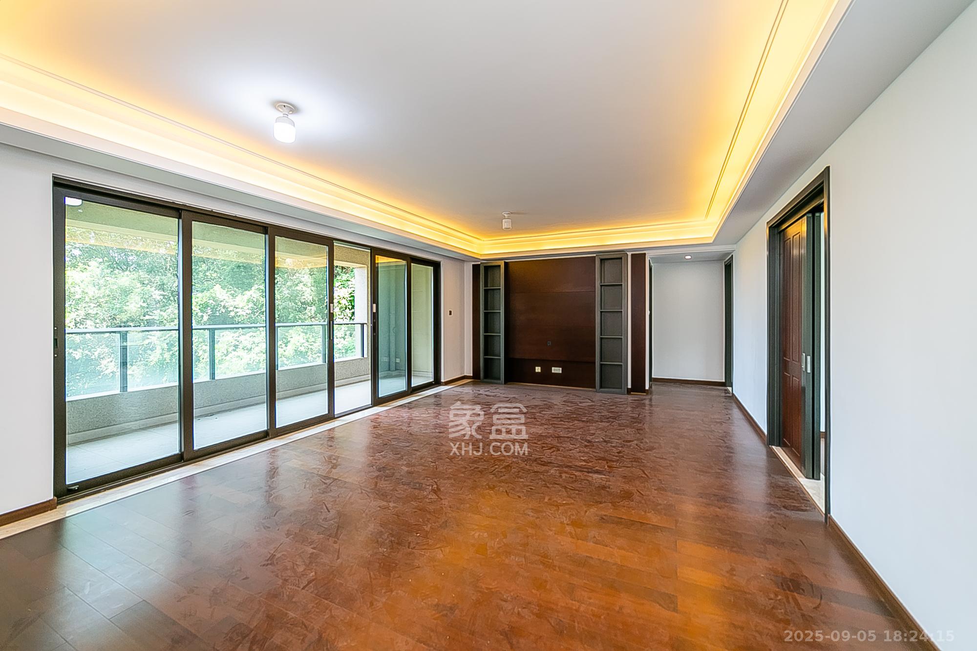 万科紫台  4室2厅2卫    308.0万 万科紫台  4室2厅2卫    308.0万