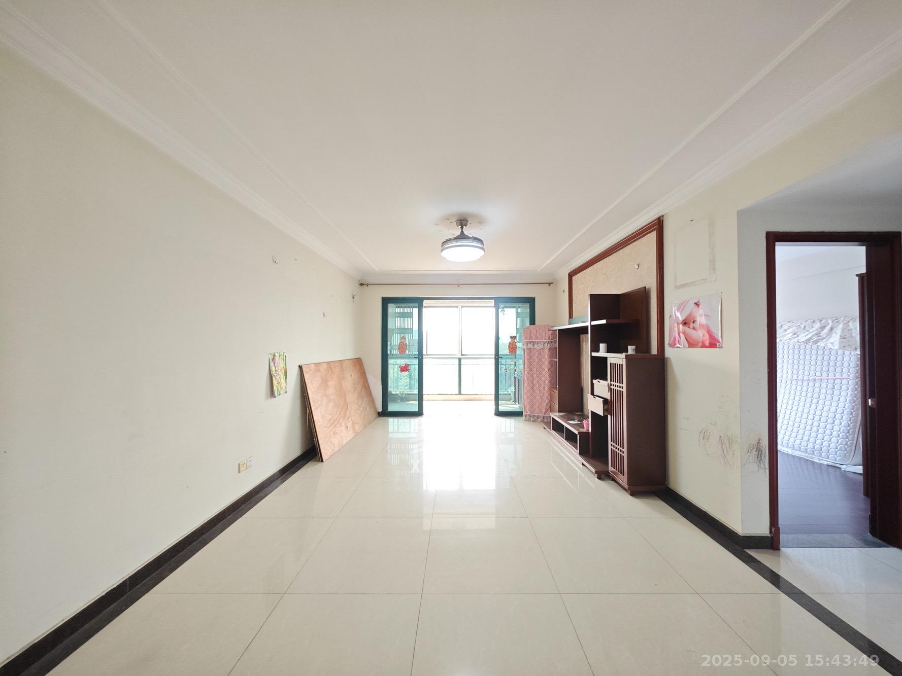 恒大城 3室2厅2卫 2000.0元/月 恒大城 3室2厅2卫 2000.0元/月室内图