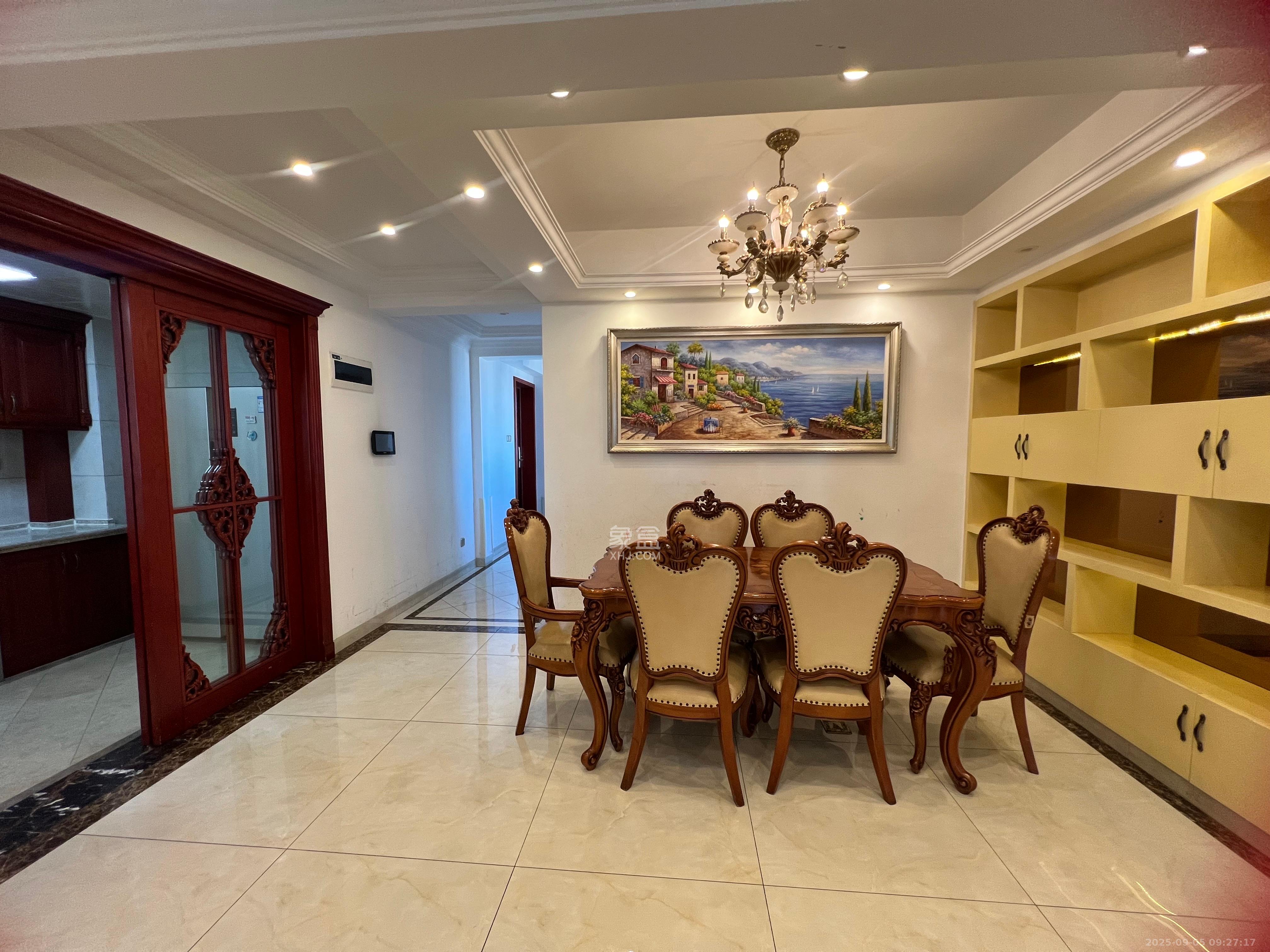 红橡华园(菲莎公馆)  4室2厅1卫    4200.0元/月室内图