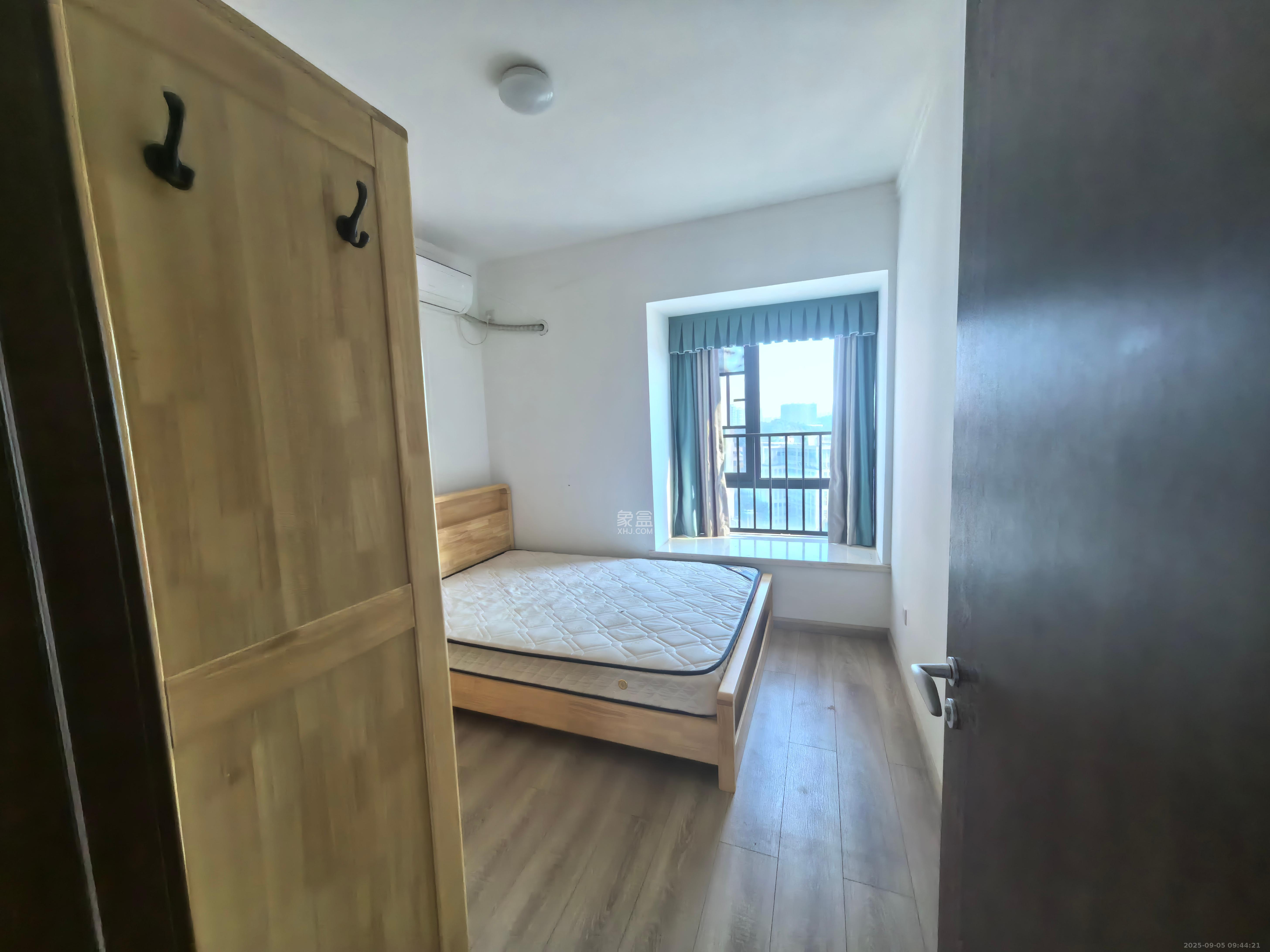 汇金城/嘉华城（二期、三期）  4室2厅2卫    3200.0元/月室内图