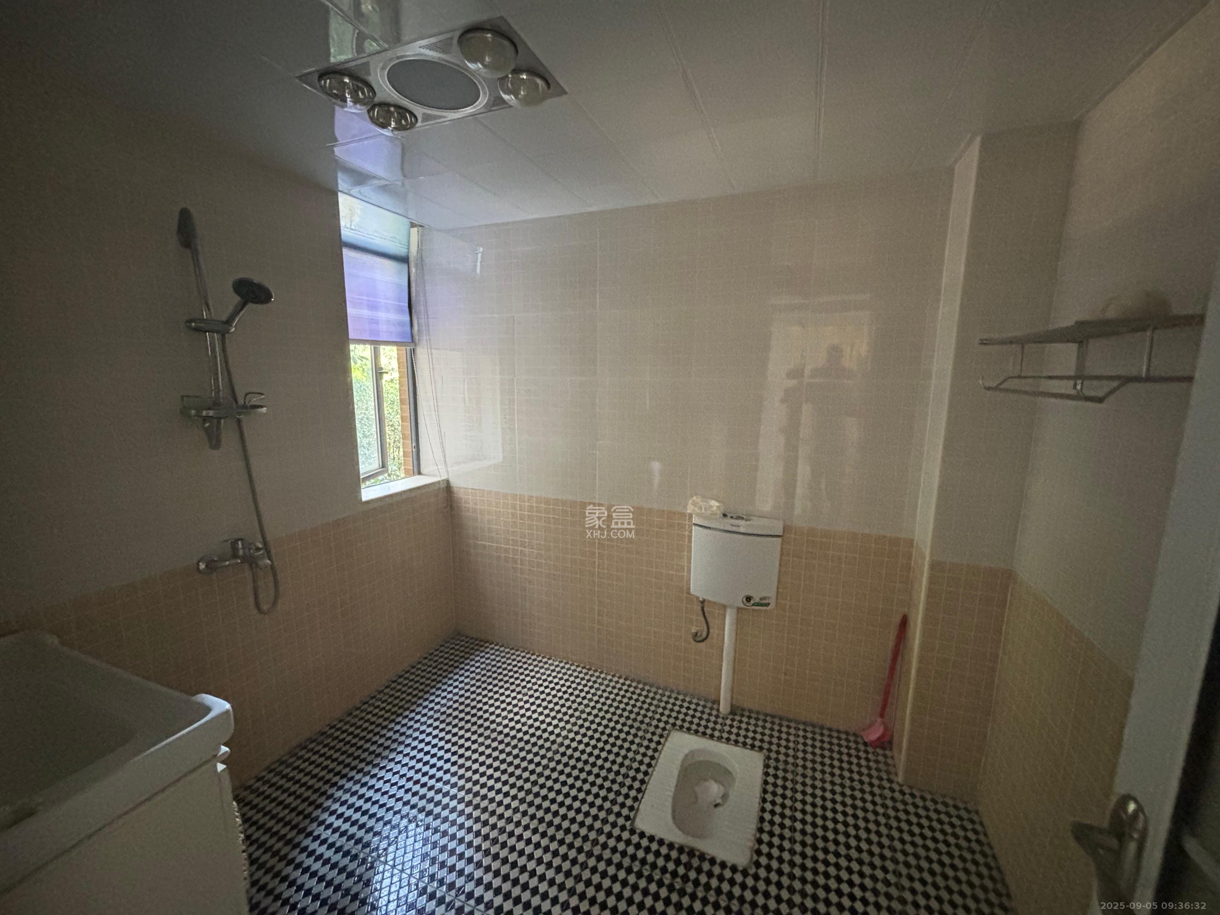 兴隆景苑  3室2厅1卫    2700.0元/月 兴隆景苑  3室2厅1卫    2700.0元/月室内图