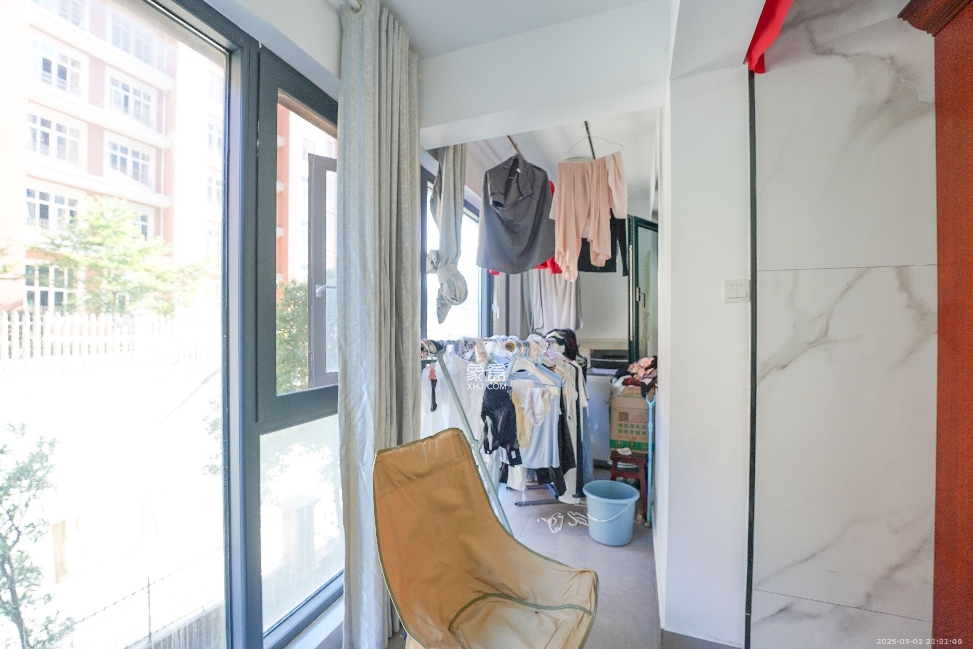 丽发新城 3室2厅2卫 2000.0元/月 丽发新城 3室2厅2卫 2000.0元/月室内图