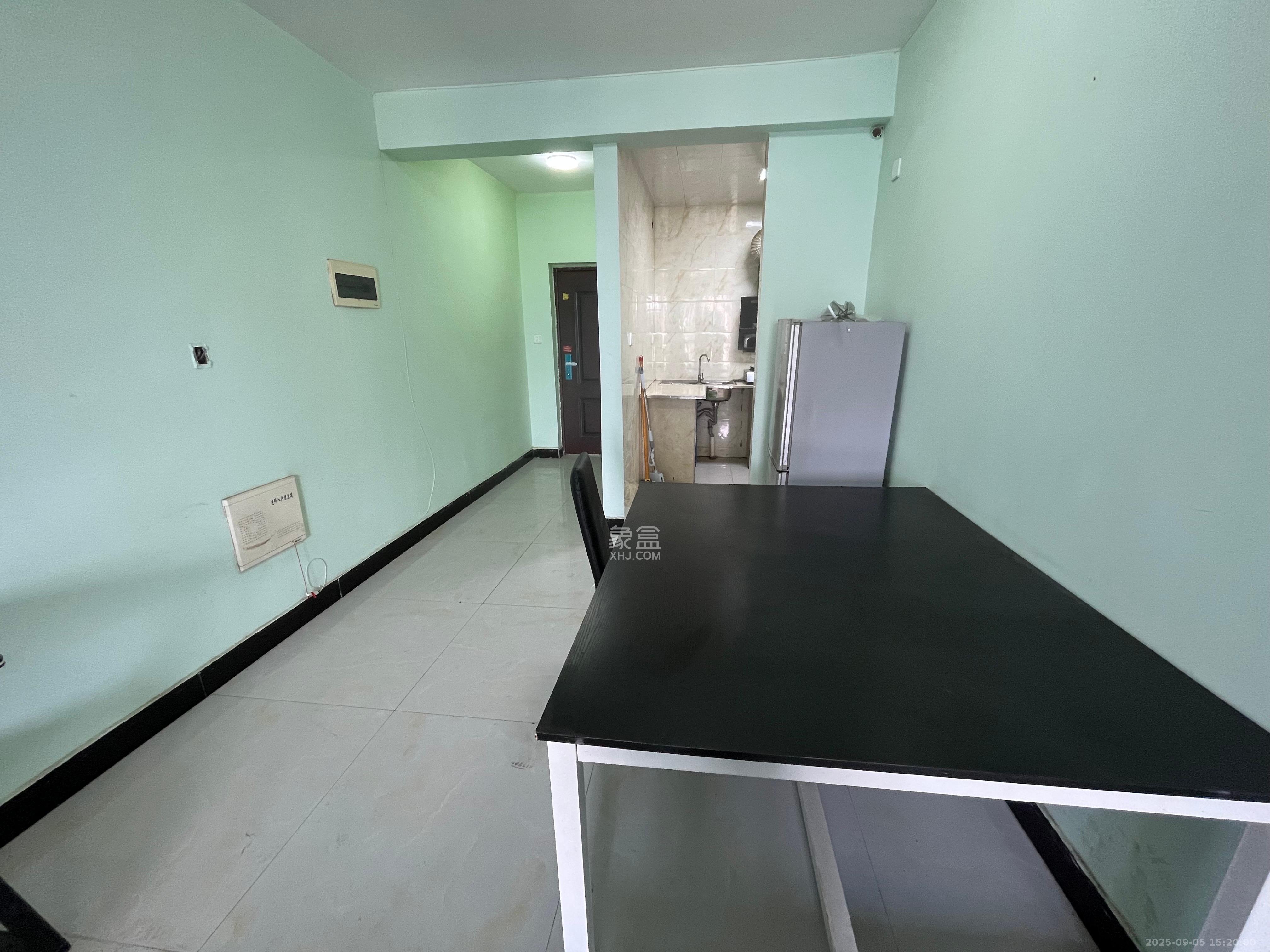 蓝光幸福满庭 3室2厅1卫 1800.0元/月 蓝光幸福满庭 3室2厅1卫 1800.0元/月室内图