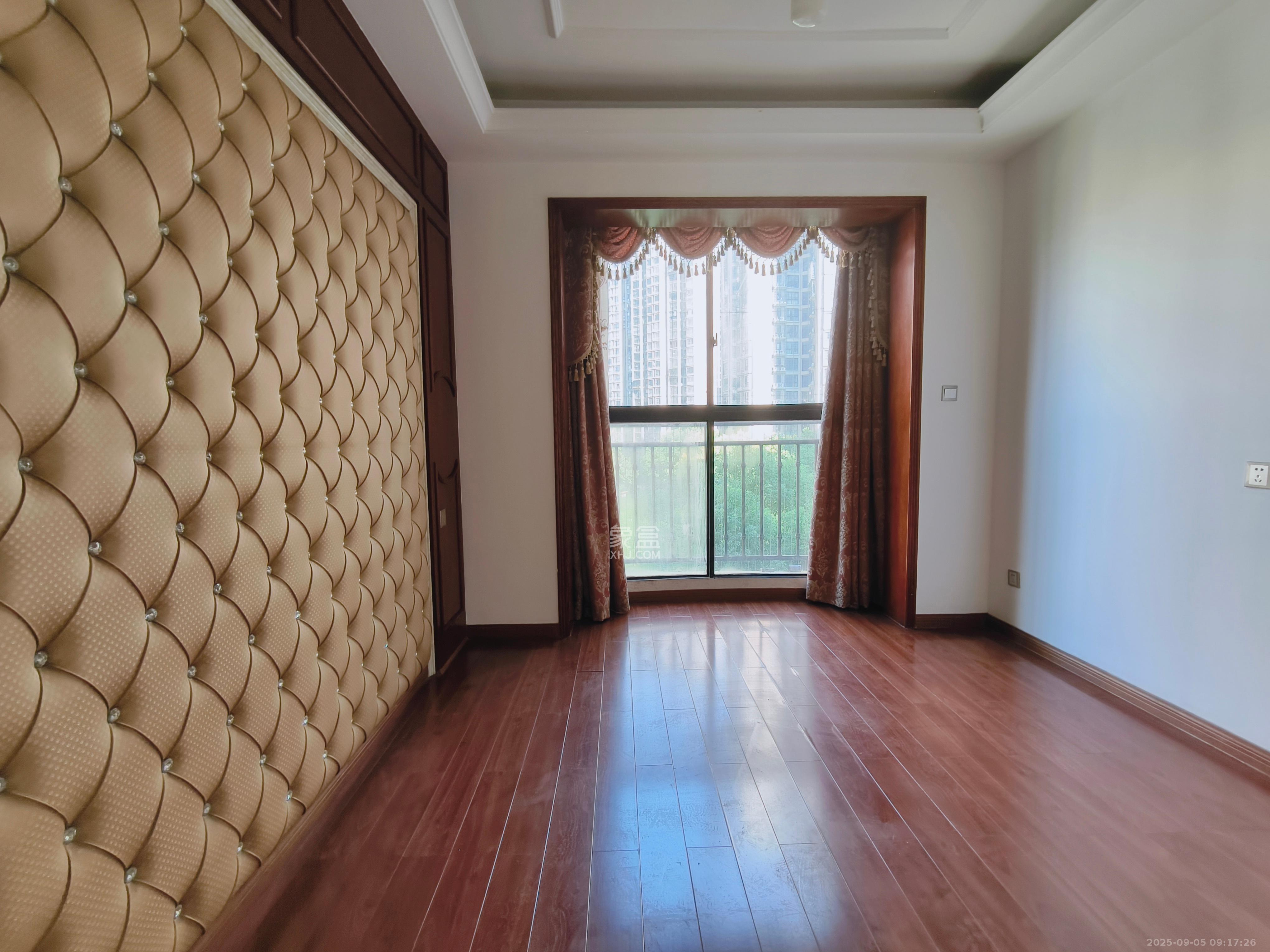 康桥长郡 3室2厅2卫 2400.0元/月 康桥长郡 3室2厅2卫 2400.0元/月室内图