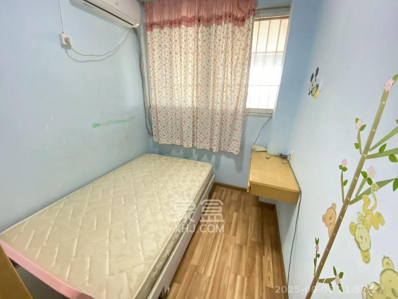 巧克力空间(建鸿达现代大厦) 3室1厅1卫 1700.0元/月 巧克力空间(建鸿达现代大厦) 3室1厅1卫 1700.0元/月室内图