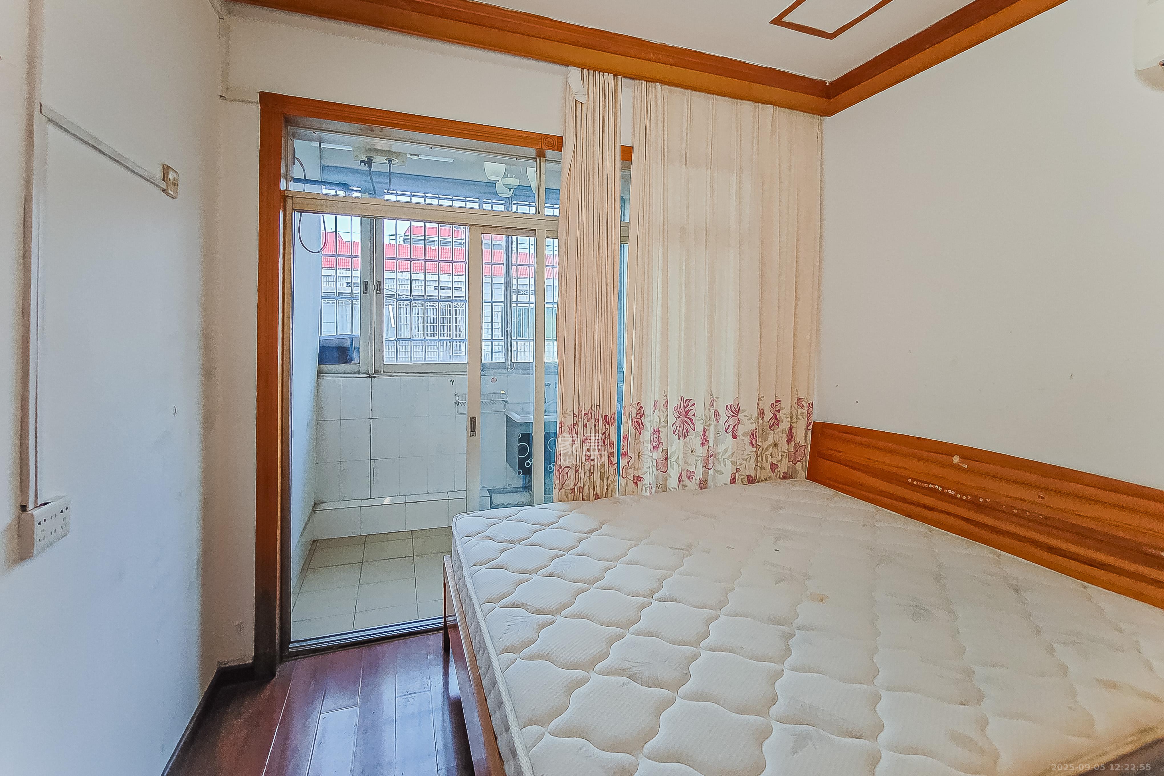 竹园公寓  3室2厅1卫    92.0万 竹园公寓  3室2厅1卫    92.0万卧室