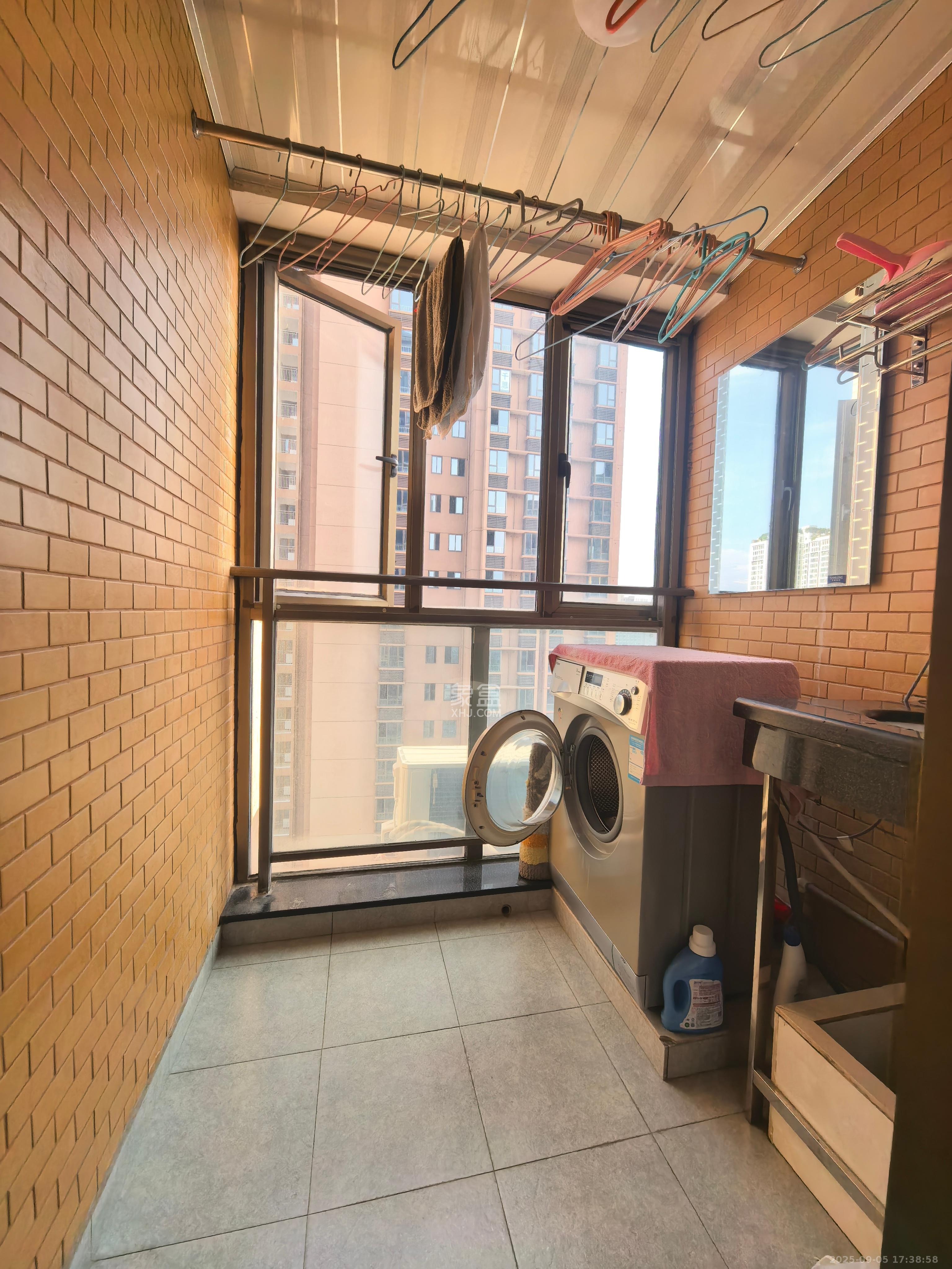 东上一品  2室1厅1卫    2600.0元/月 东上一品  2室1厅1卫    2600.0元/月室内图