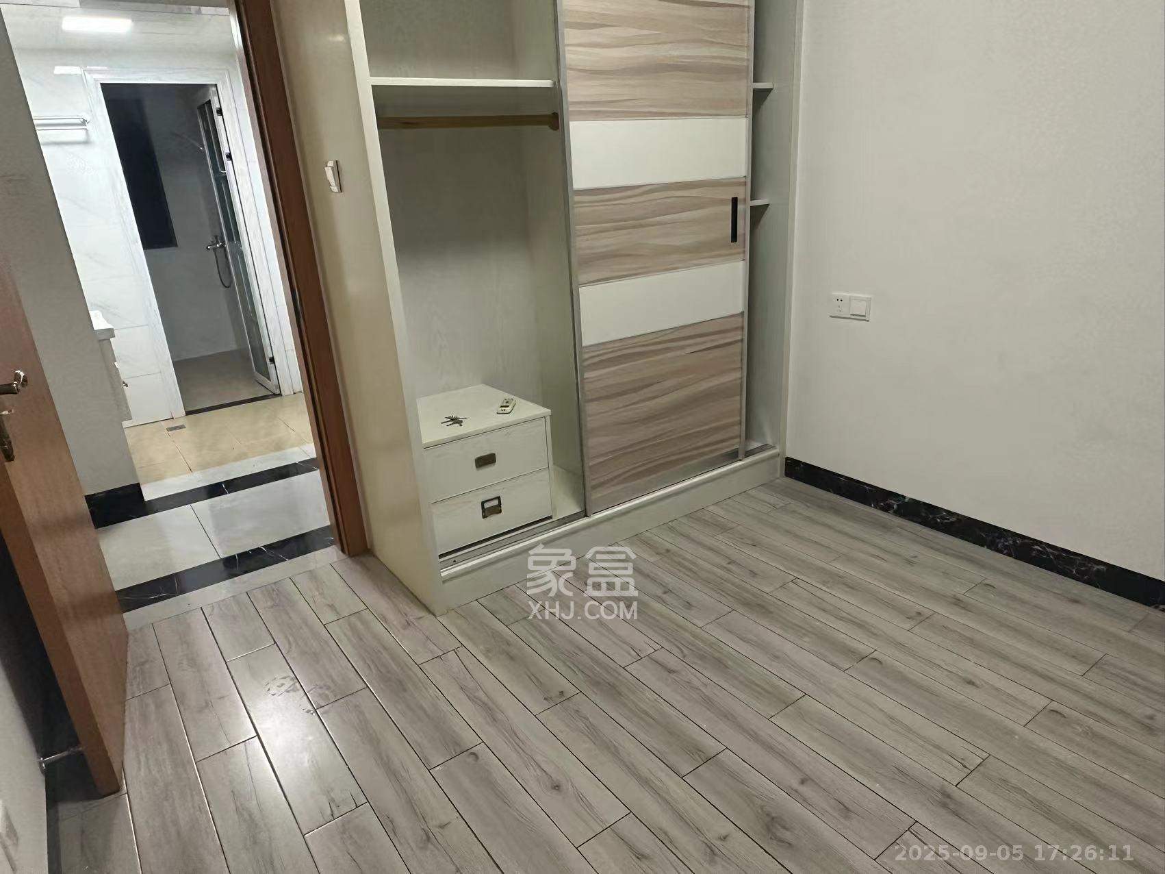 洋湖春园  3室2厅1卫    2400.0元/月室内图