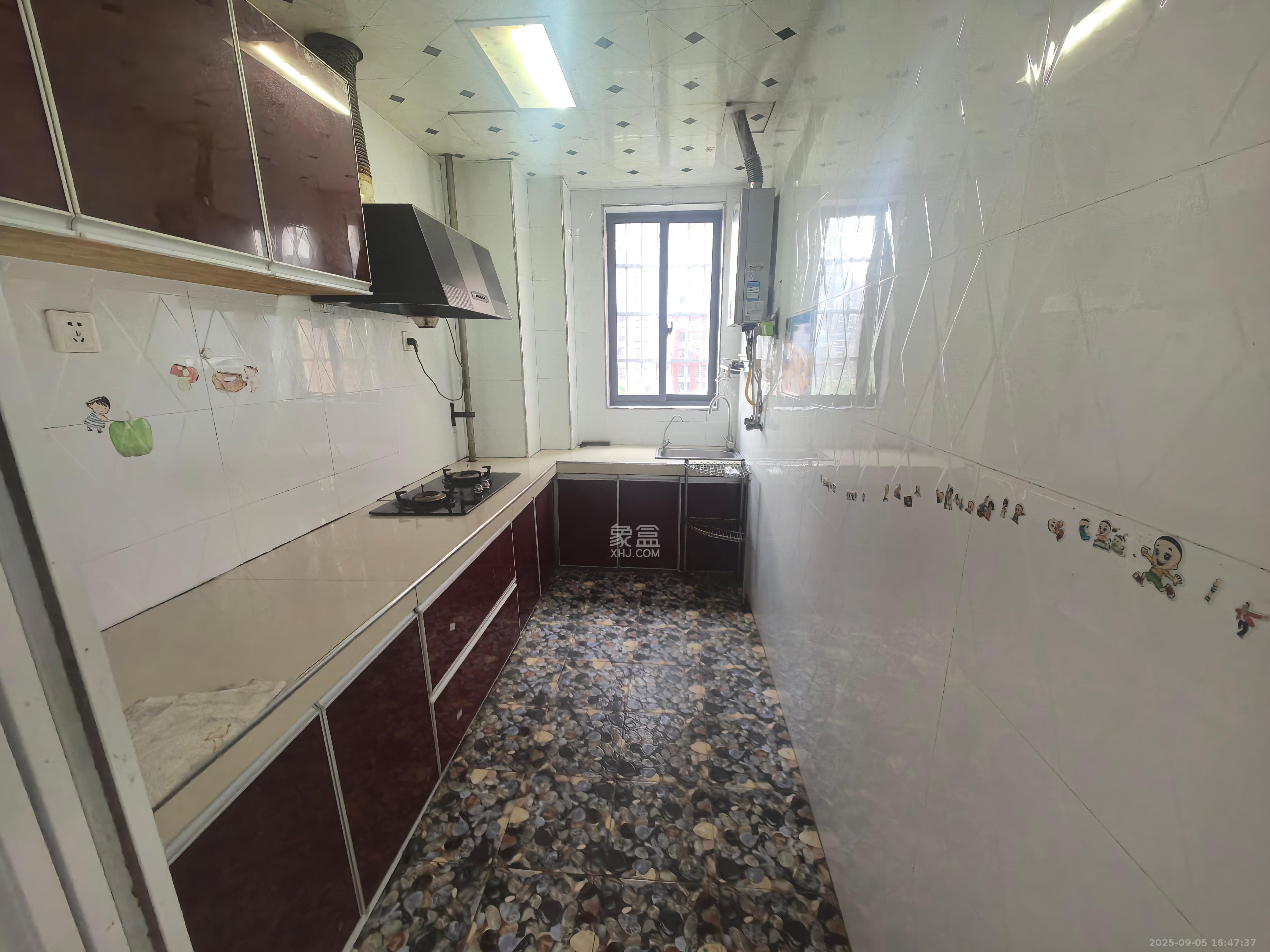 华润凤凰城二期 3室2厅2卫 1800.0元/月 华润凤凰城二期 3室2厅2卫 1800.0元/月室内图