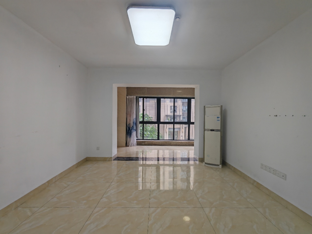 海航豪庭南苑  3室2厅1卫    3900.0元/月 海航豪庭南苑  3室2厅1卫    3900.0元/月室内图