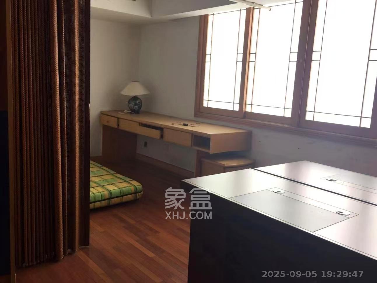 华凌大厦（五华酒店宿舍）  4室2厅2卫    3500.0元/月室内图