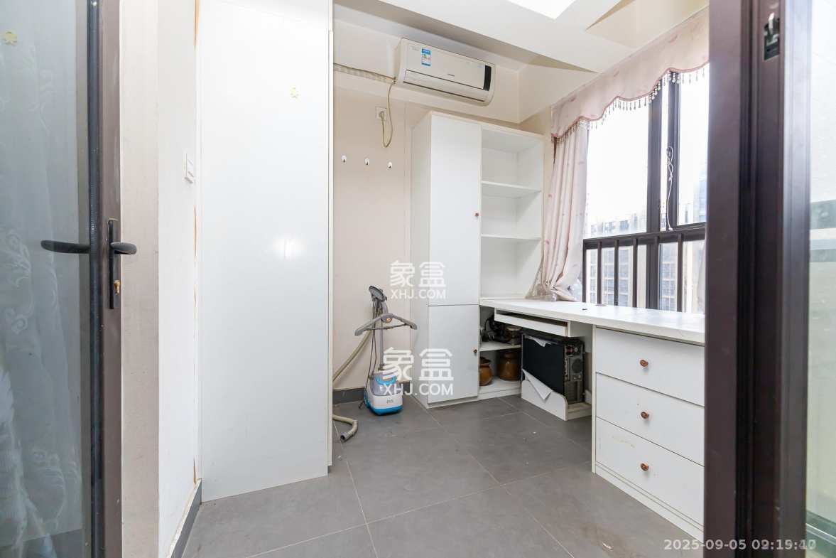 时代倾城一期  3室2厅2卫    2200.0元/月 时代倾城一期  3室2厅2卫    2200.0元/月室内图