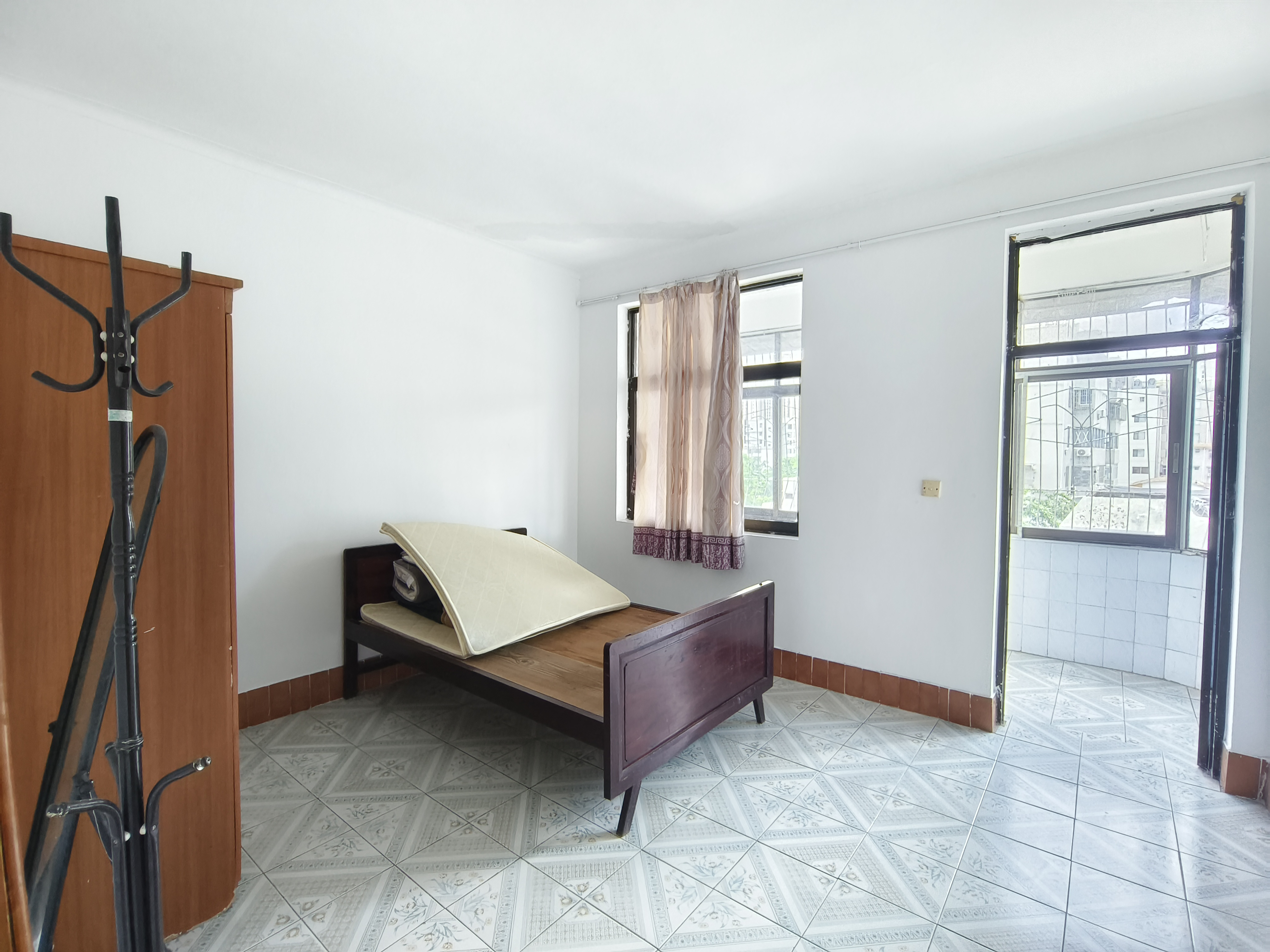 复转军官公寓 3室2厅1卫 1700.0元/月 复转军官公寓 3室2厅1卫 1700.0元/月室内图