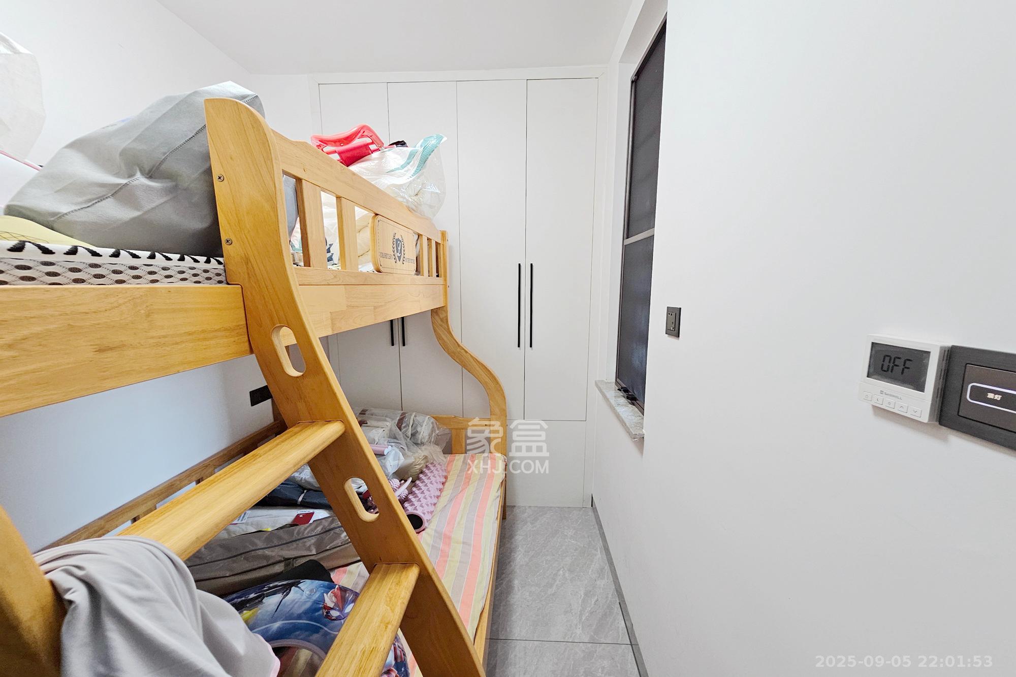 明昇壹城(明昇时代广场)二期  5室2厅3卫    438.0万 明昇壹城(明昇时代广场)二期  5室2厅3卫    438.0万其他